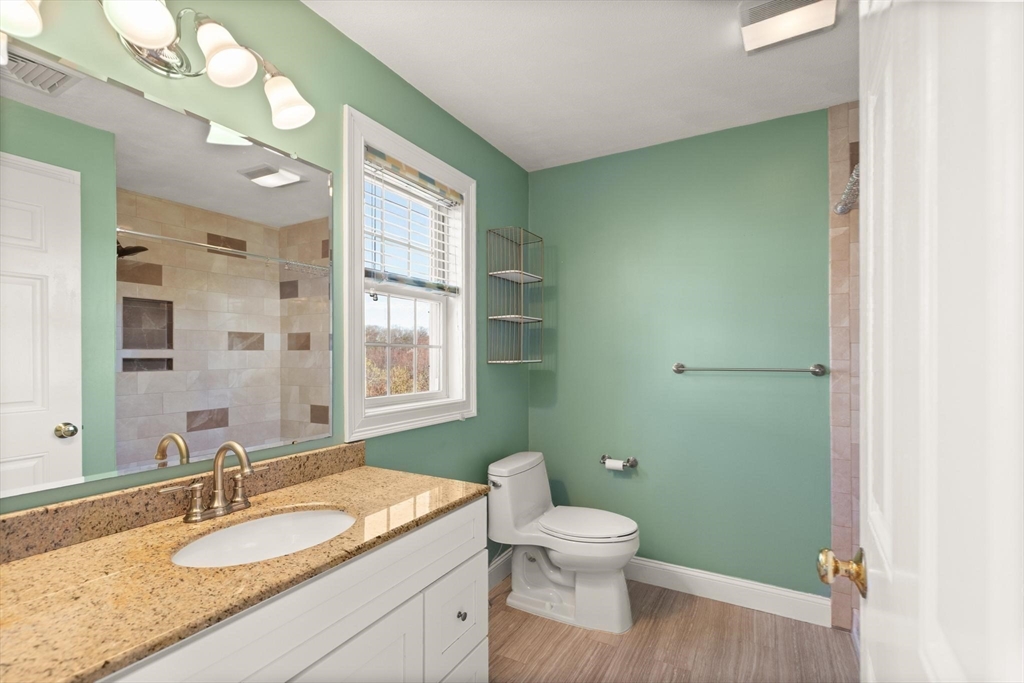 Saugus, Massachusetts, 01906, United States, 2 Bedrooms Bedrooms, ,3 BathroomsBathrooms,Residential,For Sale,2039895