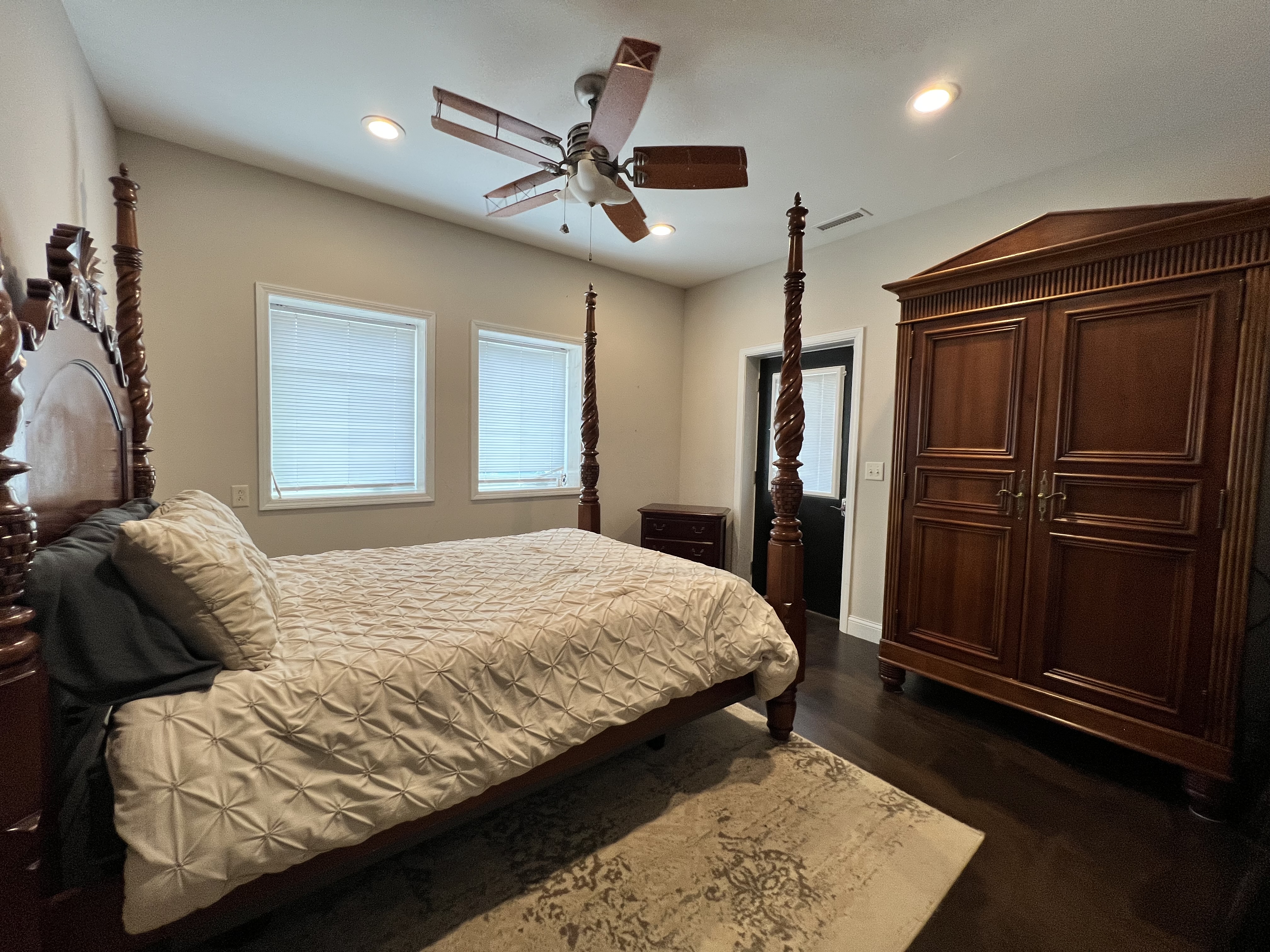 Cobden, Illinois, 62920, United States, 2 Bedrooms Bedrooms, ,2 BathroomsBathrooms,Residential,For Sale,2009270