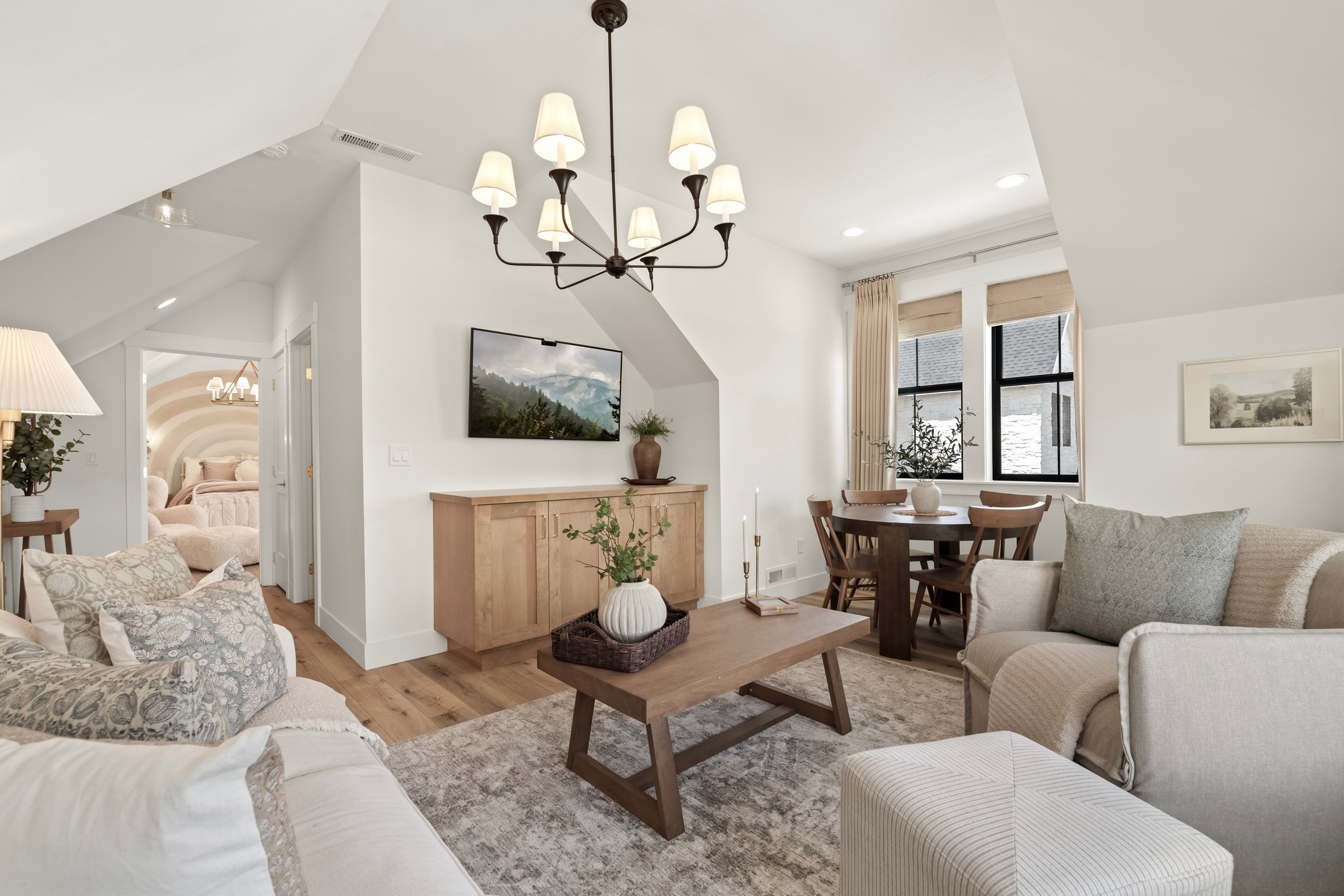  Multi-Generational Luxury with Mountain Views - 物件實景