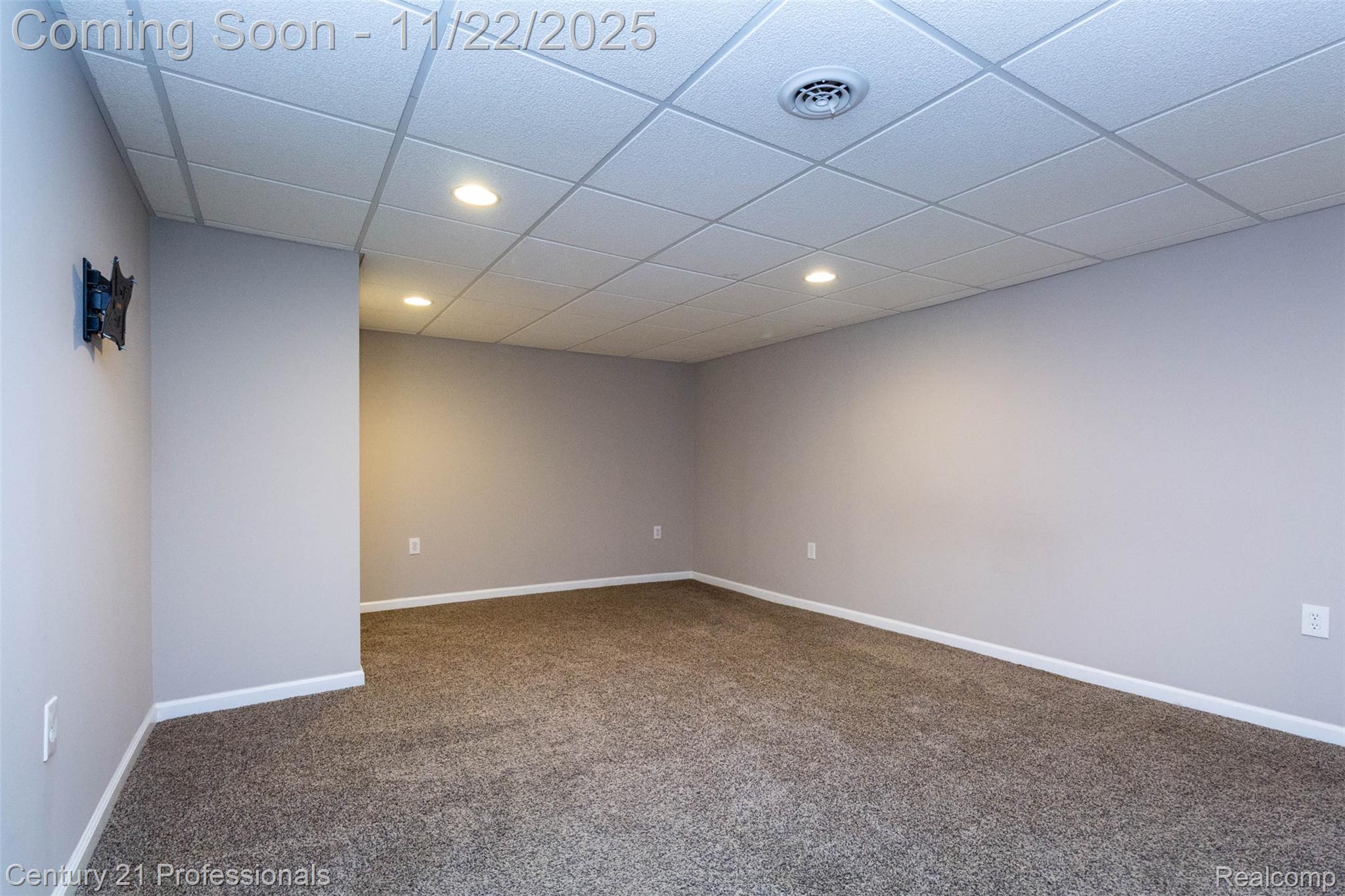 ClintonTownship, Michigan, 48038, United States, 3 Bedrooms Bedrooms, ,4 BathroomsBathrooms,Residential,For Sale,1994254