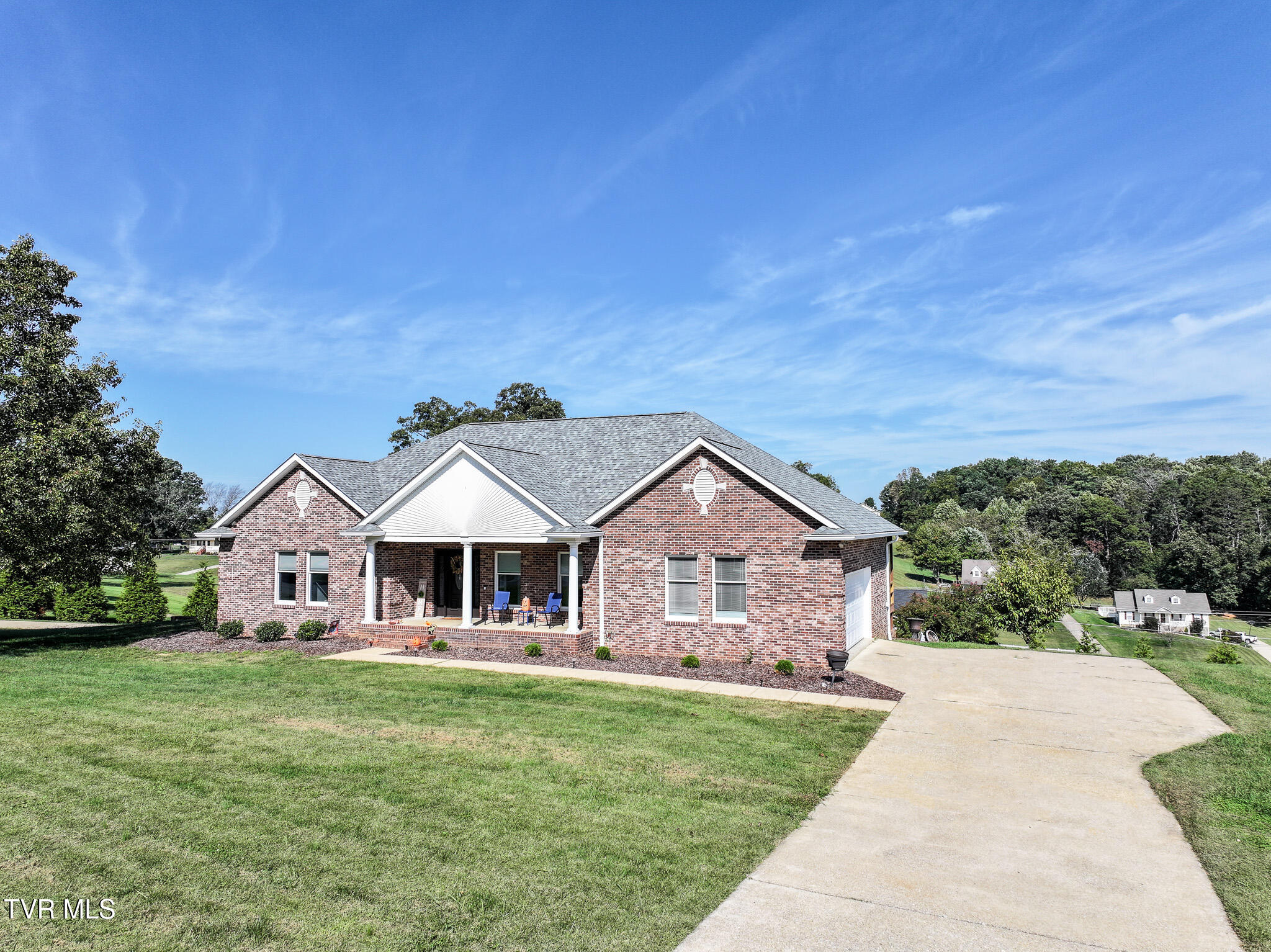 Greeneville, Tennessee, 37743, United States, 4 Bedrooms Bedrooms, ,3 BathroomsBathrooms,Residential,For Sale,1997780