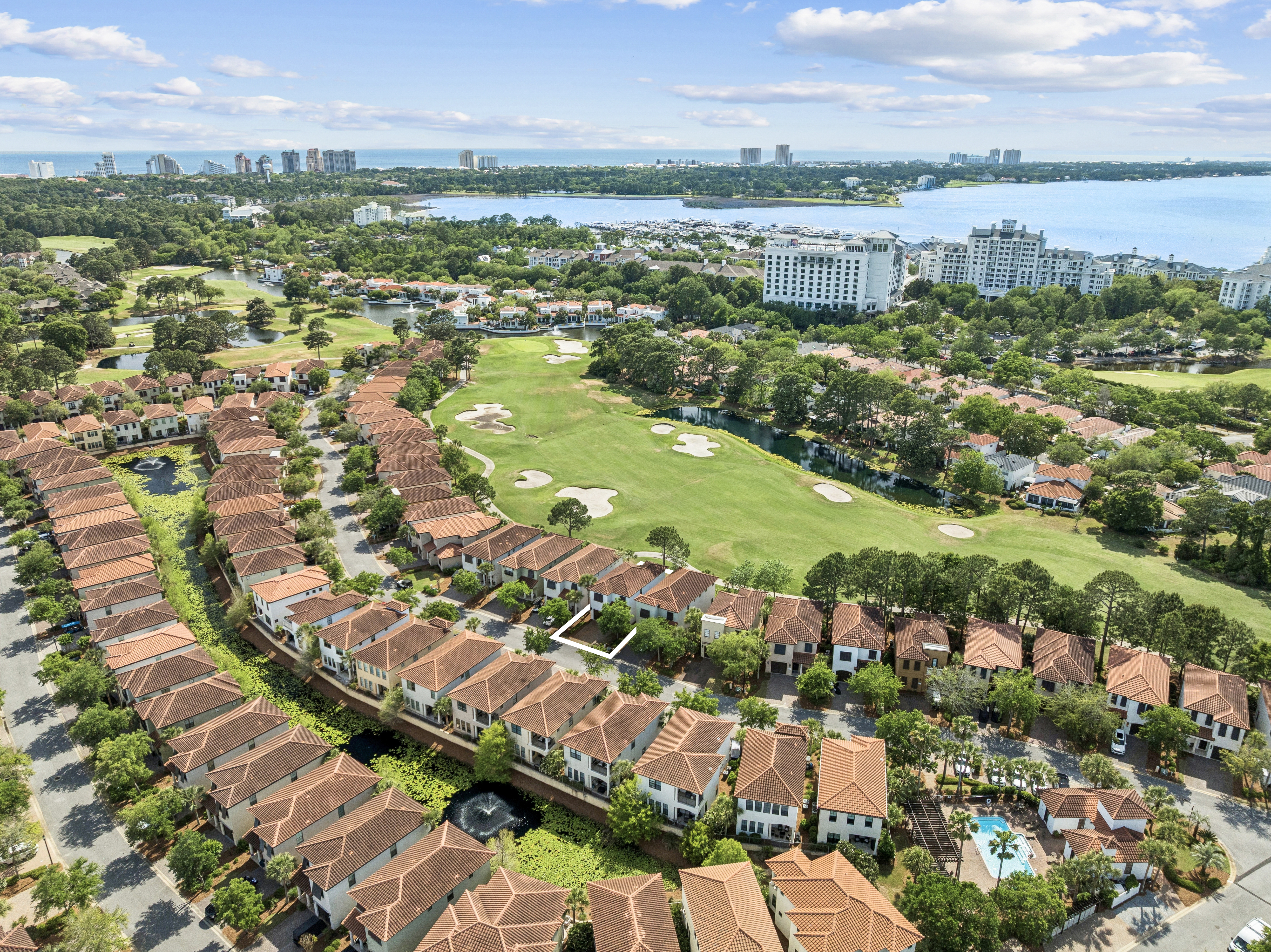  Golf-Course Villa With Garage And Resort Amenities - 物件實景