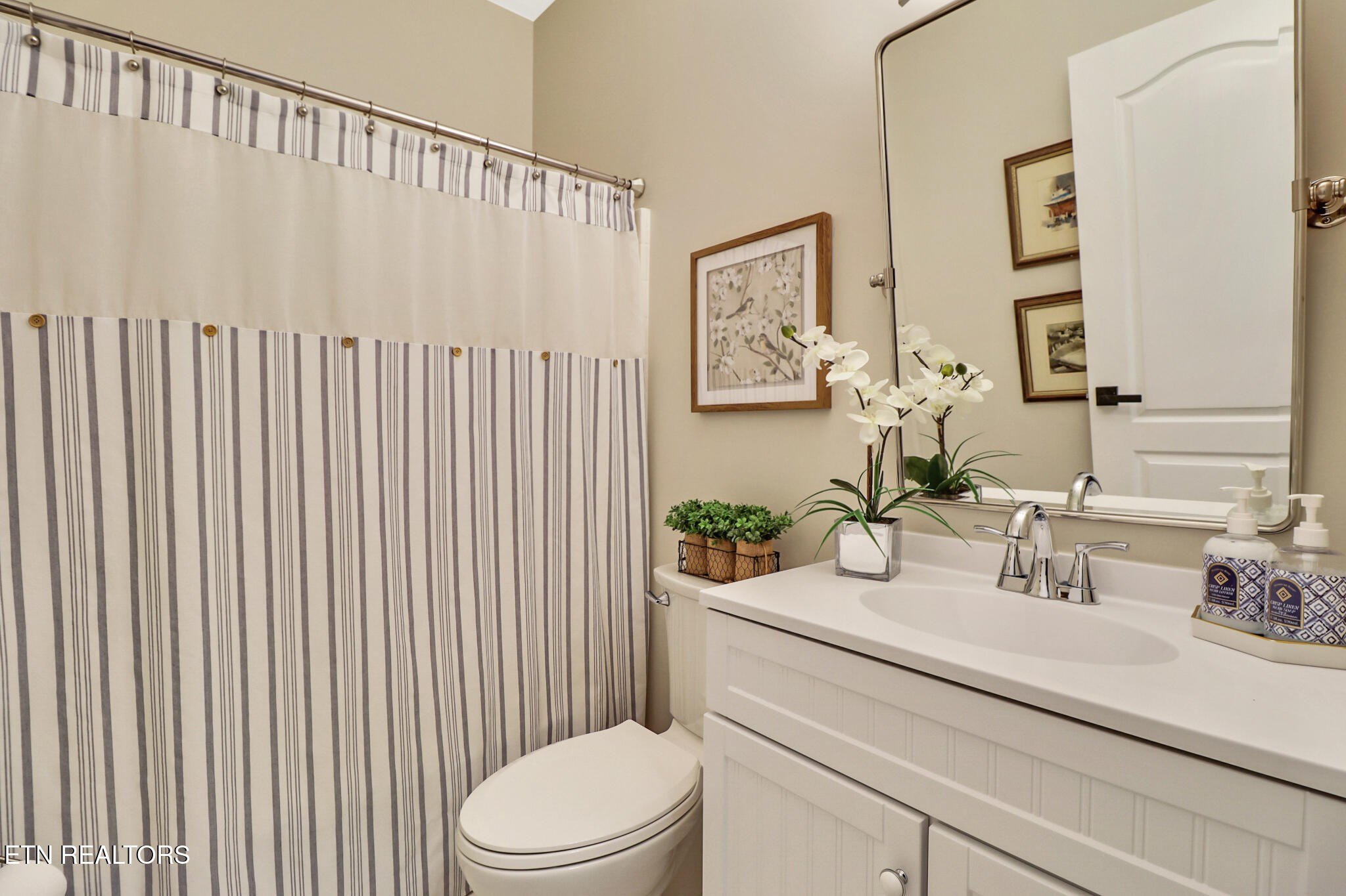 Crossville, Tennessee, 38555, United States, 3 Bedrooms Bedrooms, ,2 BathroomsBathrooms,Residential,For Sale,2008163