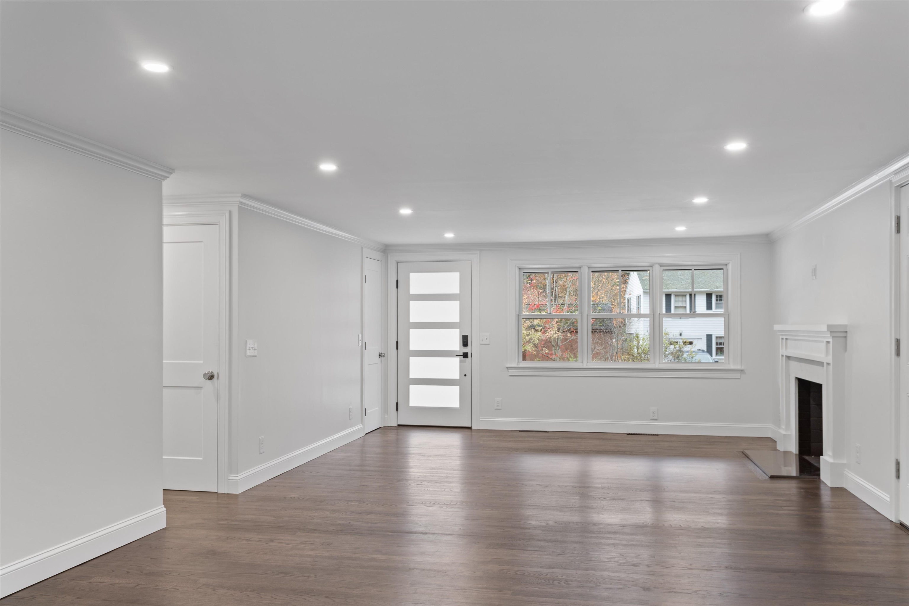 Portsmouth, New Hampshire, 03801, United States, 3 Bedrooms Bedrooms, ,1 BathroomBathrooms,Residential,For Sale,1991010