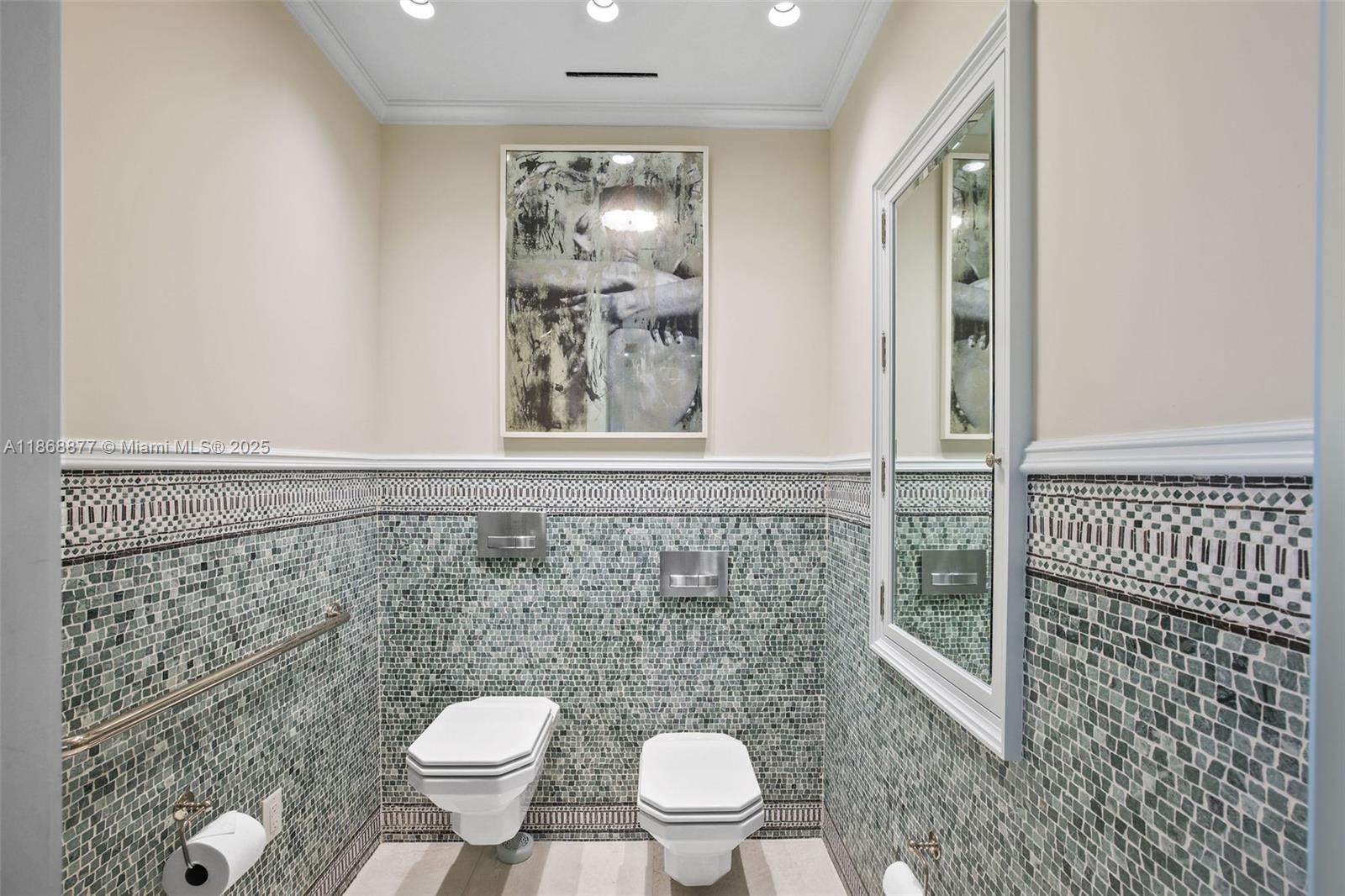 Miami Beach, Florida, 33140, United States, 3 Bedrooms Bedrooms, ,4 BathroomsBathrooms,Residential,For Sale,1934694