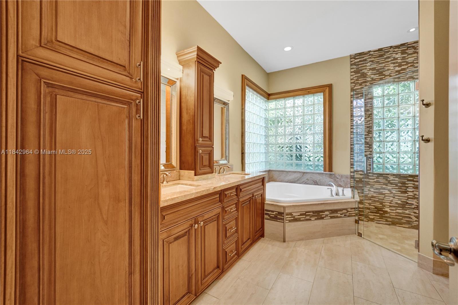 Weston, Florida, 33326, United States, 5 Bedrooms Bedrooms, ,4 BathroomsBathrooms,Residential,For Sale,1987523