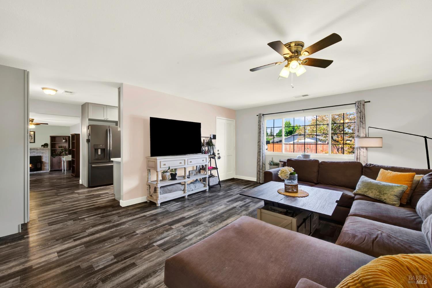 Vacaville, California, 95687, United States, 3 Bedrooms Bedrooms, ,2 BathroomsBathrooms,Residential,For Sale,1940371