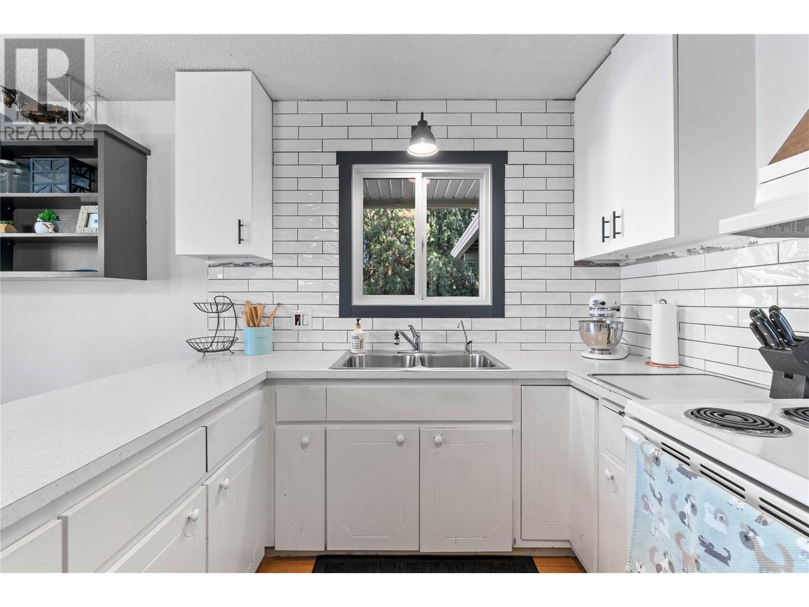 SORRENTO, British Columbia, V0E 2W0, CA, 4 Bedrooms Bedrooms, ,2 BathroomsBathrooms,Residential,For Sale,1837690