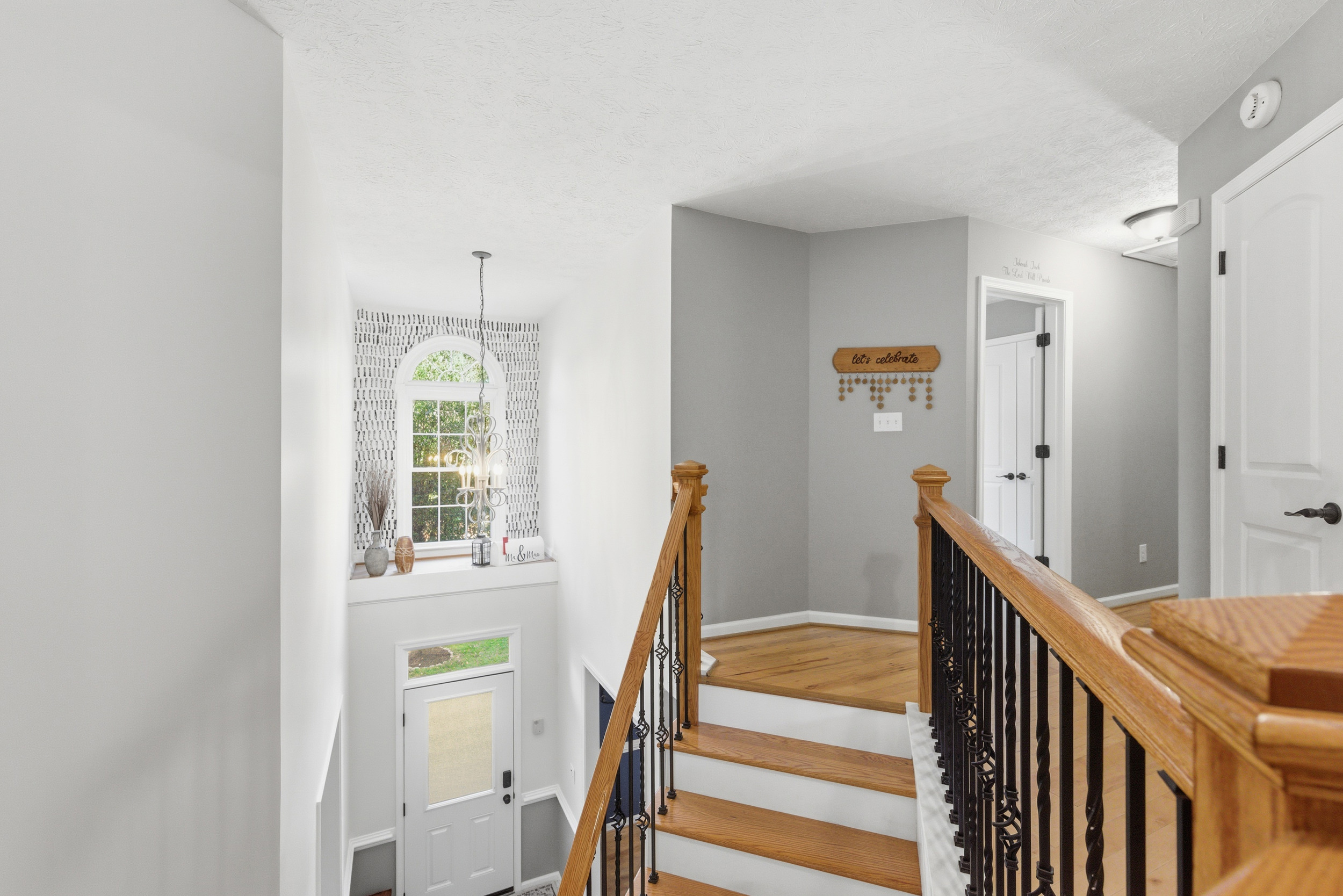 Yorktown, Virginia, 23693, United States, 6 Bedrooms Bedrooms, ,3 BathroomsBathrooms,Residential,For Sale,1988039