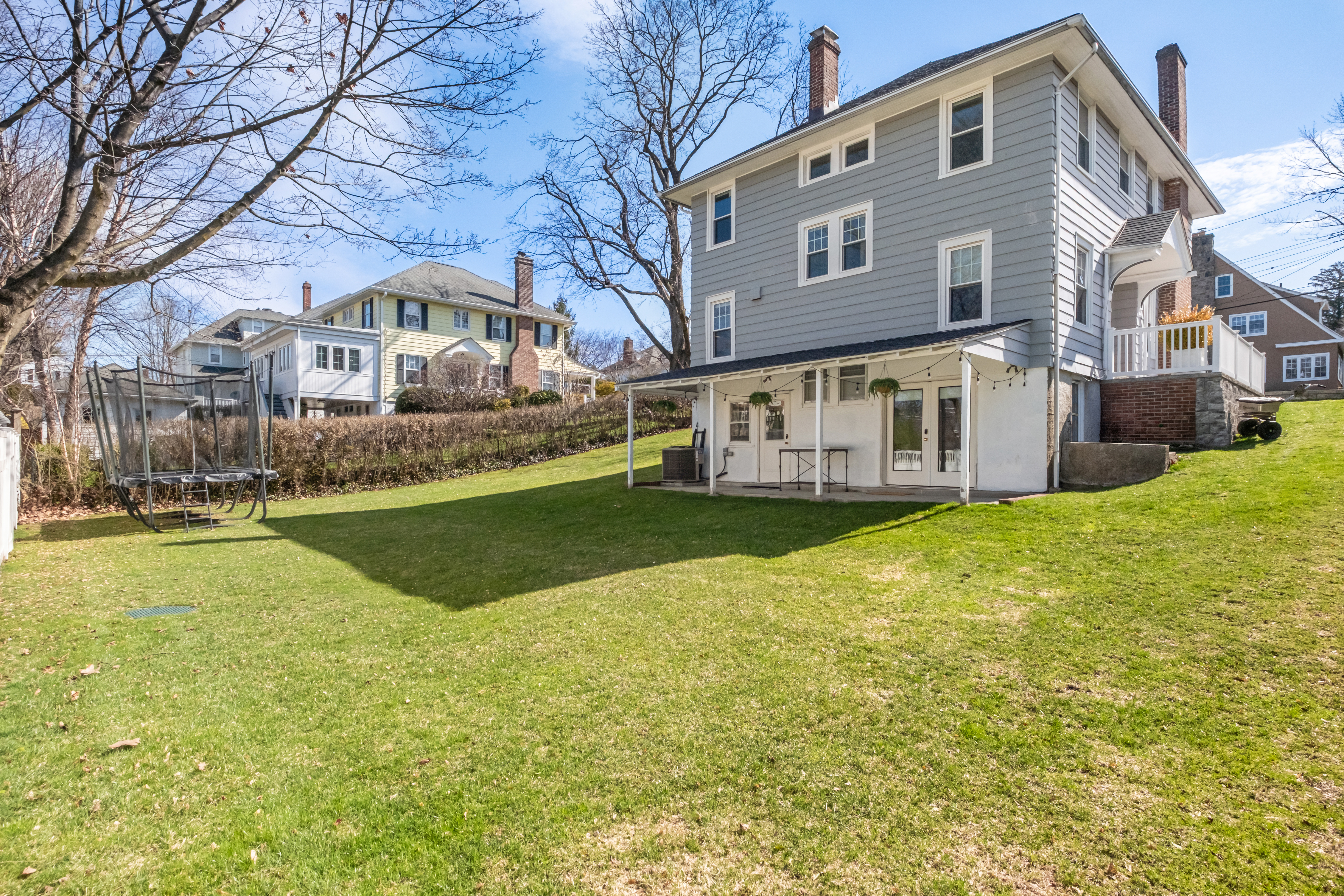  a gracious, fully-updated home where  every detail has been considered. - 物件實景