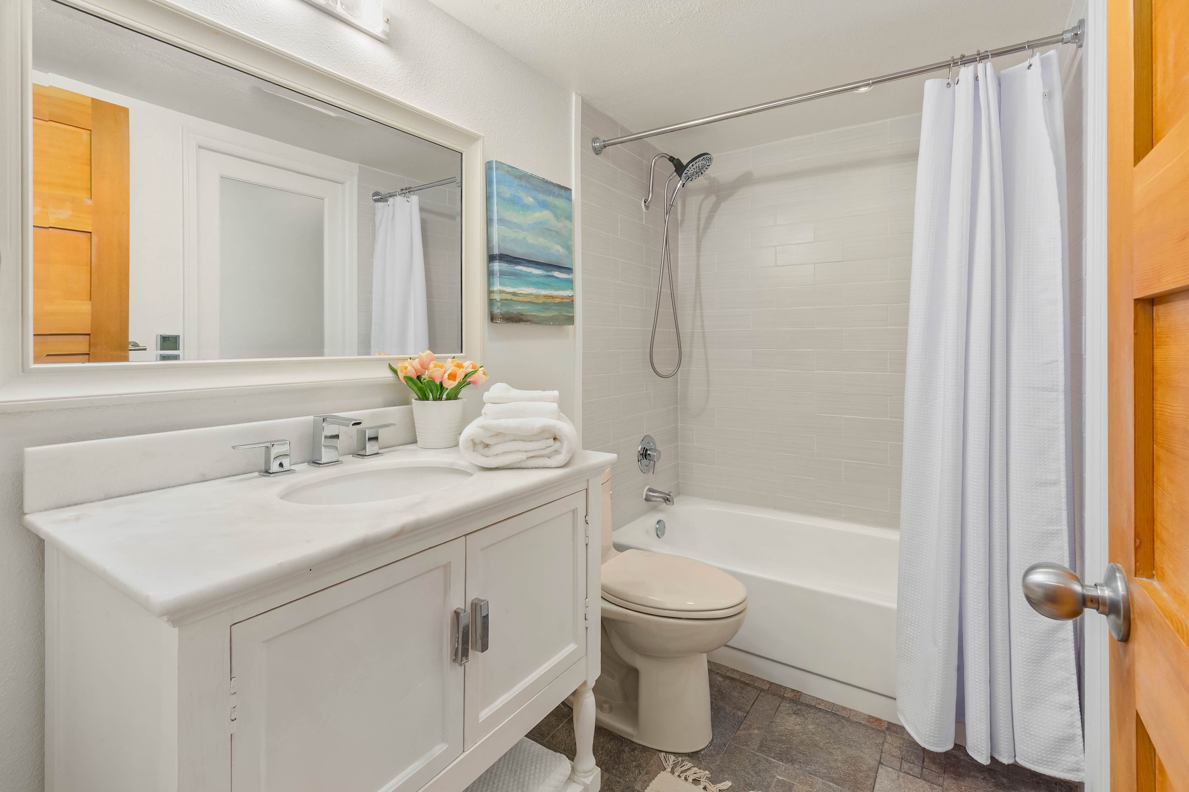  202 W Olympic Place Unit #302, Seattle, WA 98119 - 物件實景