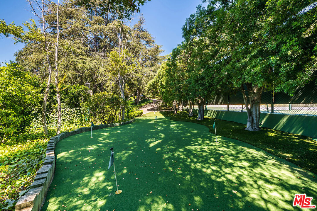 Pacific Palisades, California, 90272, United States, 8 Bedrooms Bedrooms, ,12 BathroomsBathrooms,Residential,For Sale,1949895