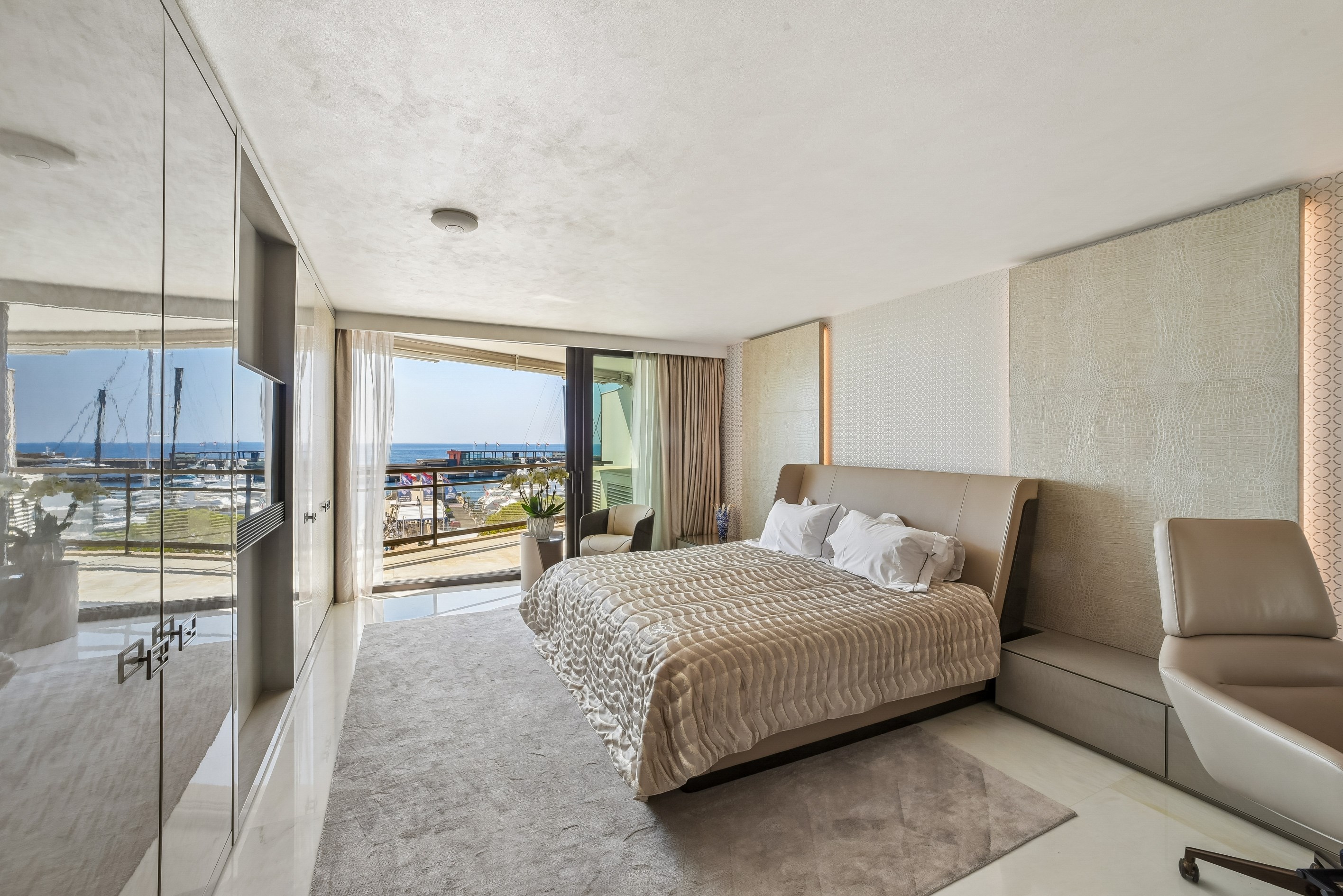 Monte-Carlo Star – Magnificent 4-room duplex with sea view – Carré d
