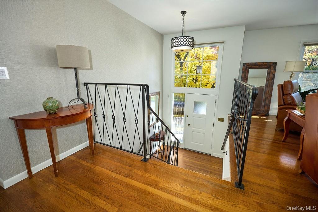 New Rochelle, New York, 10804, United States, 4 Bedrooms Bedrooms, ,3 BathroomsBathrooms,Residential,For Sale,1991055