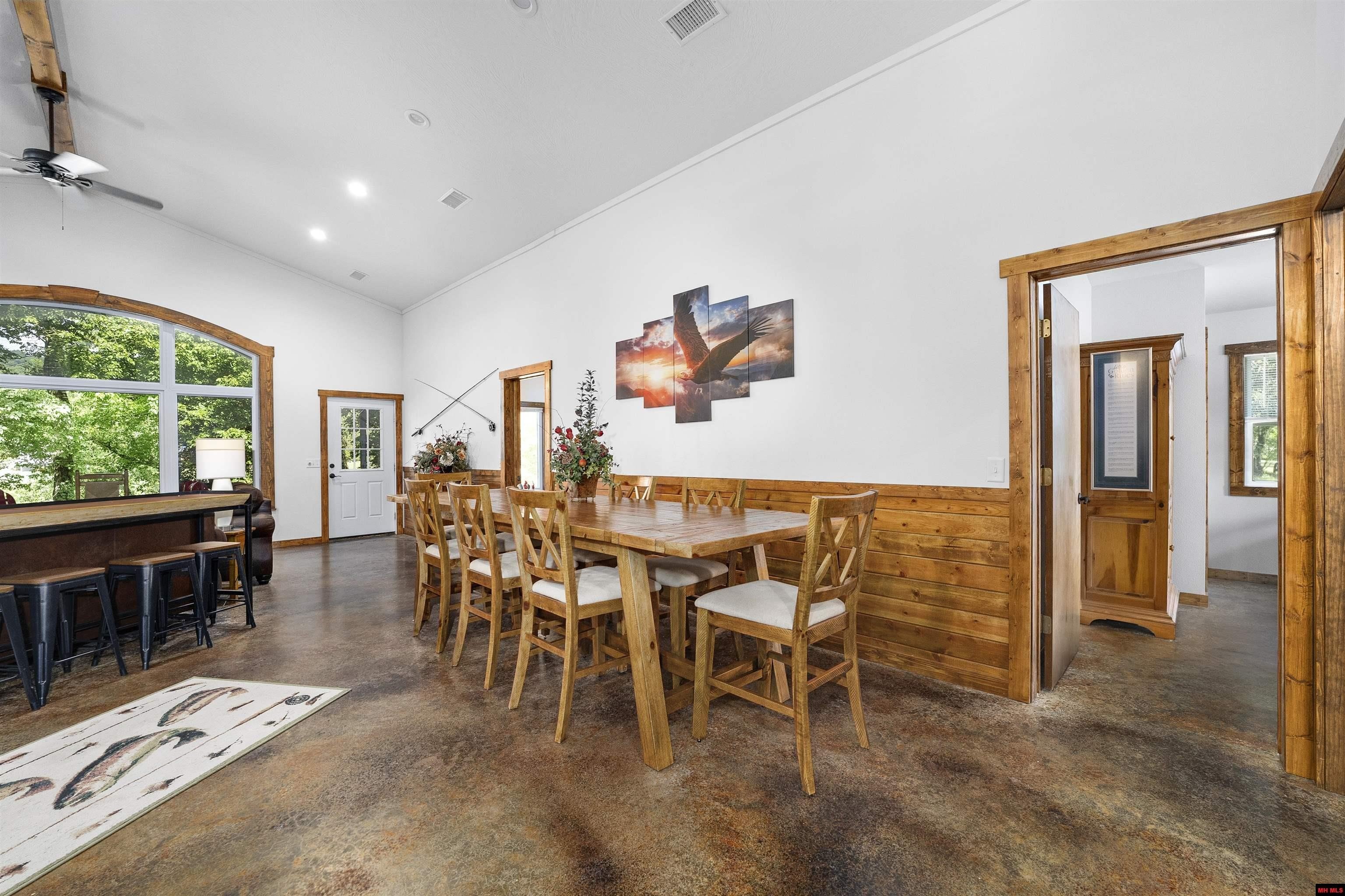 Norfork, Arkansas, 72658, United States, 4 Bedrooms Bedrooms, ,4 BathroomsBathrooms,Residential,For Sale,1976575