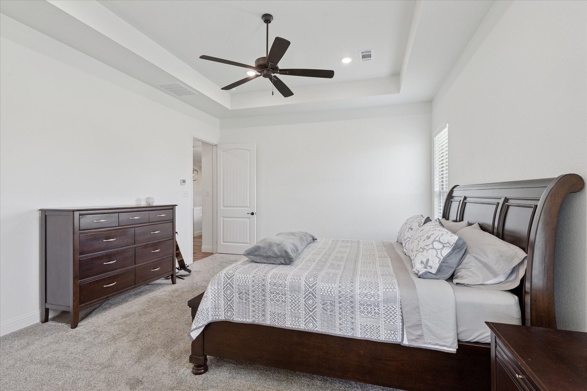 Weatherford, Texas, 76085, United States, 4 Bedrooms Bedrooms, ,3 BathroomsBathrooms,Residential,For Sale,1849963