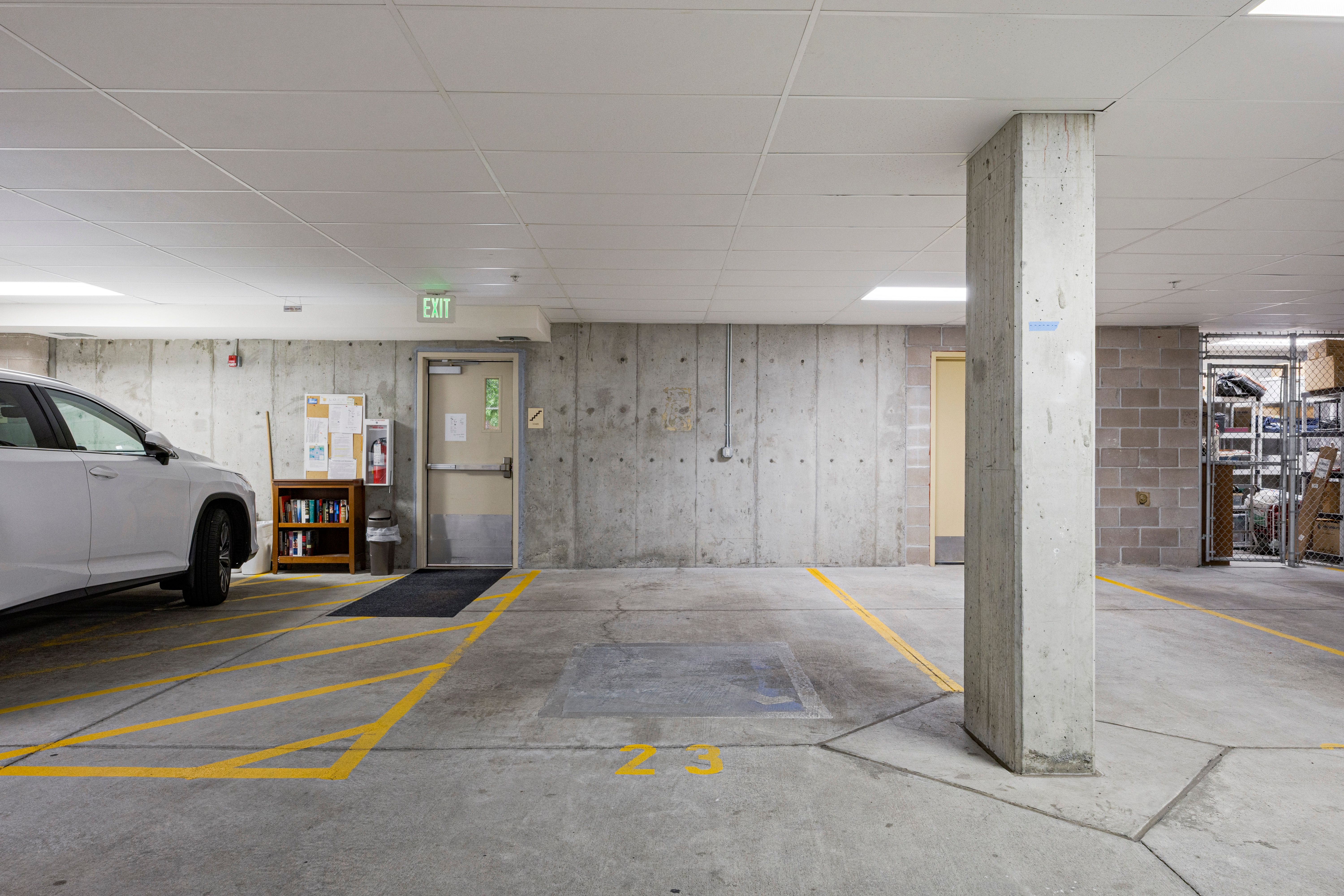  Functional floor plan with thoughtful updates throughout - 物件實景