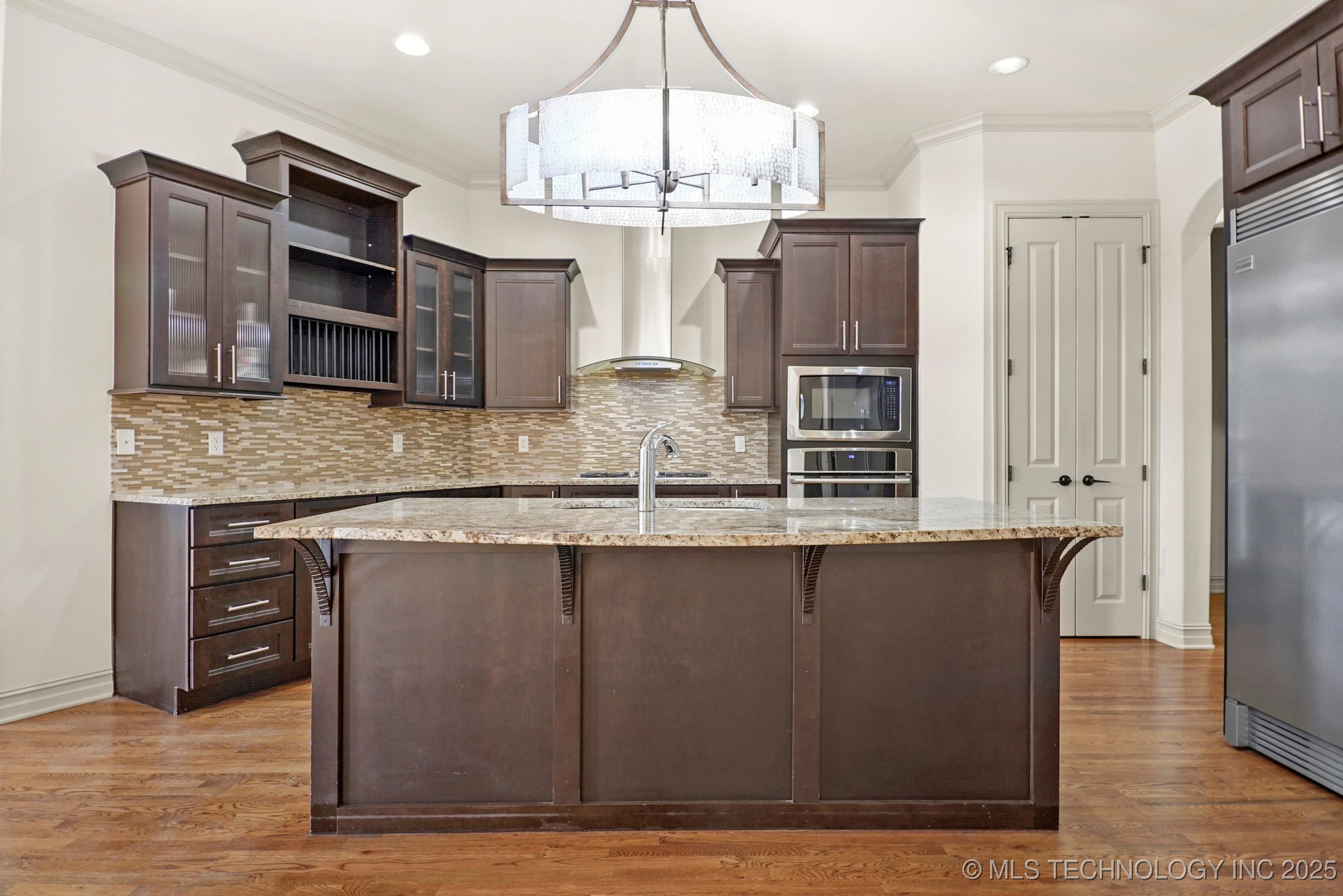 Broken Arrow, Oklahoma, 74011, United States, 4 Bedrooms Bedrooms, ,5 BathroomsBathrooms,Residential,For Sale,1885546