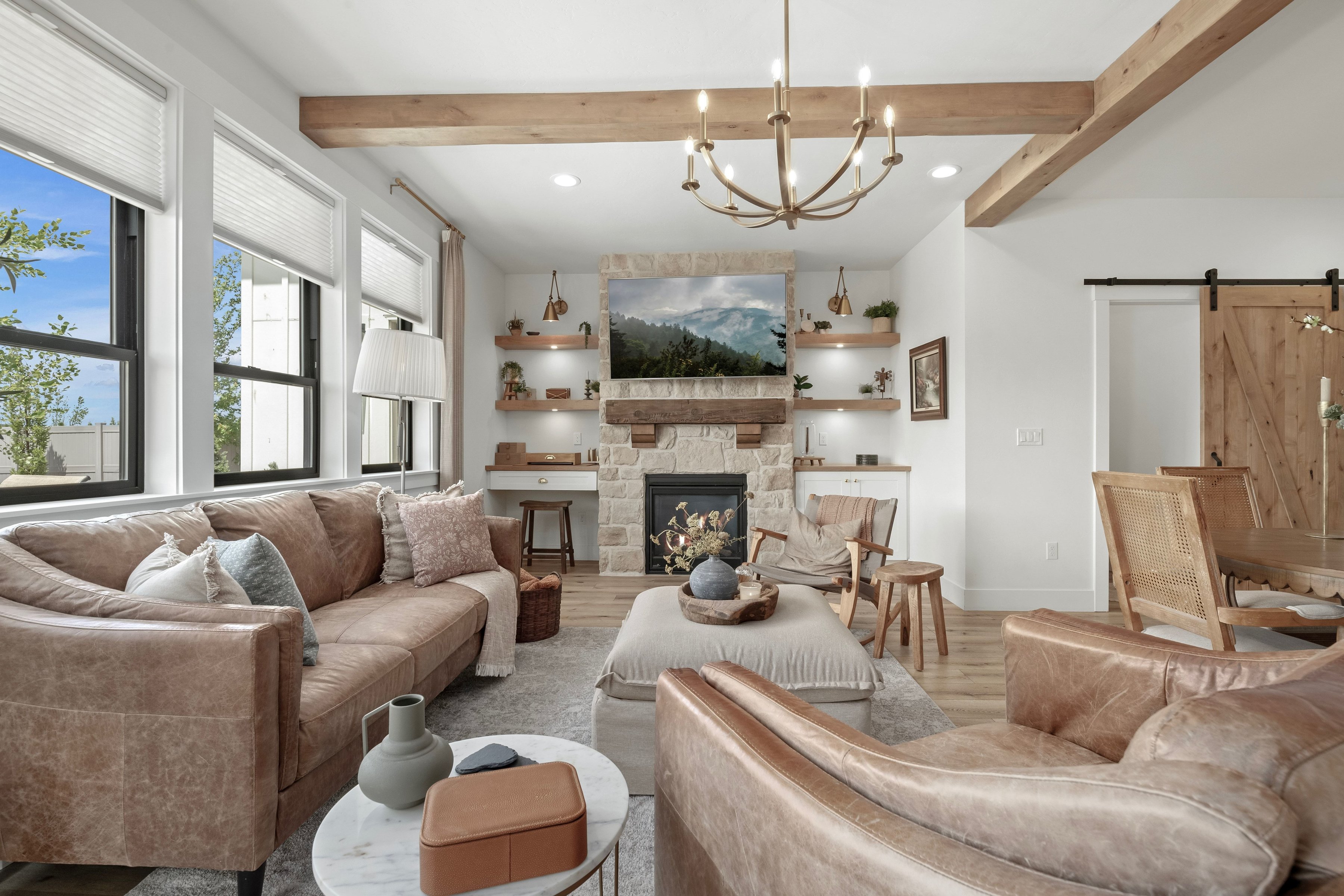  Multi-Generational Luxury with Mountain Views - 物件實景