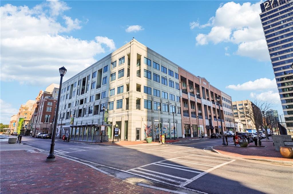 Atlanta, Georgia, 30363, United States, 3 Bedrooms Bedrooms, ,3 BathroomsBathrooms,Residential,For Sale,1919749
