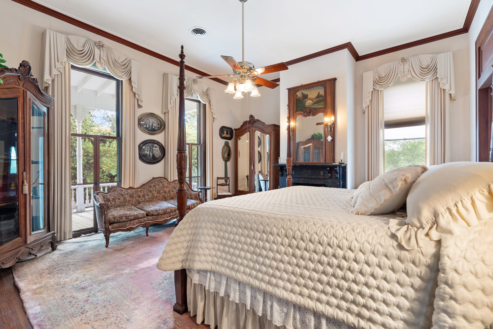 351 E Colorado Street, La Grange, TX, 78945 - 物件實景