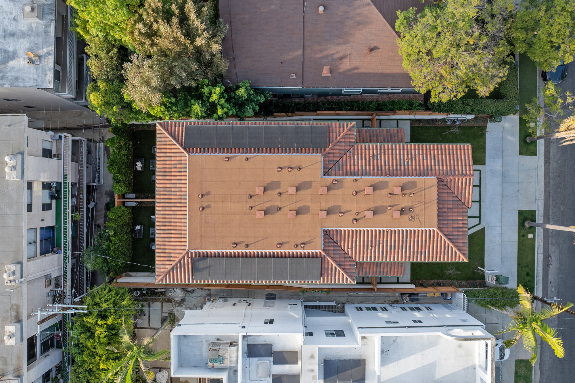  1869 Benecia Ave - 物件實景