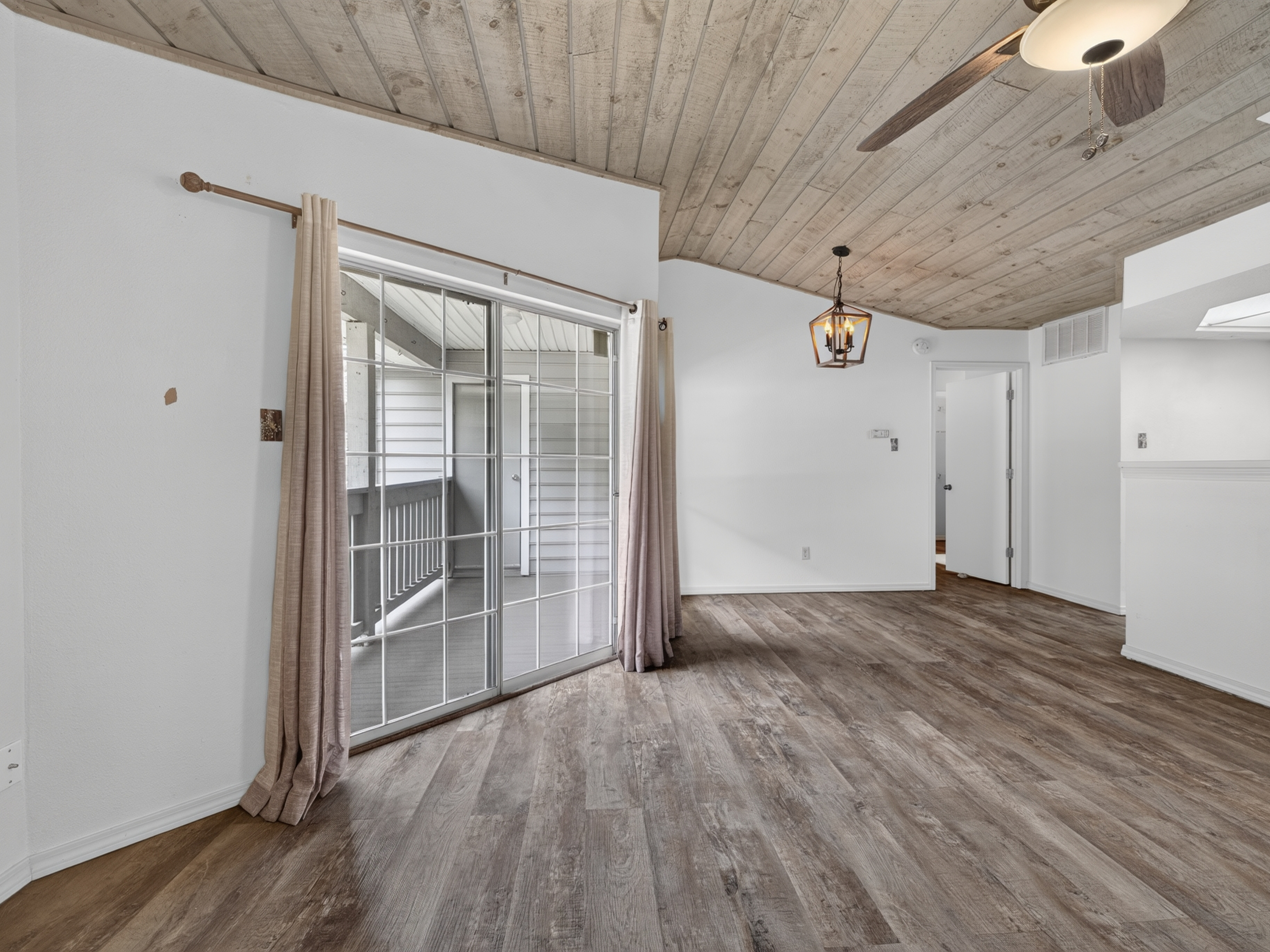  Your peaceful one-bedroom condo in The Hollow awaits. - 物件實景