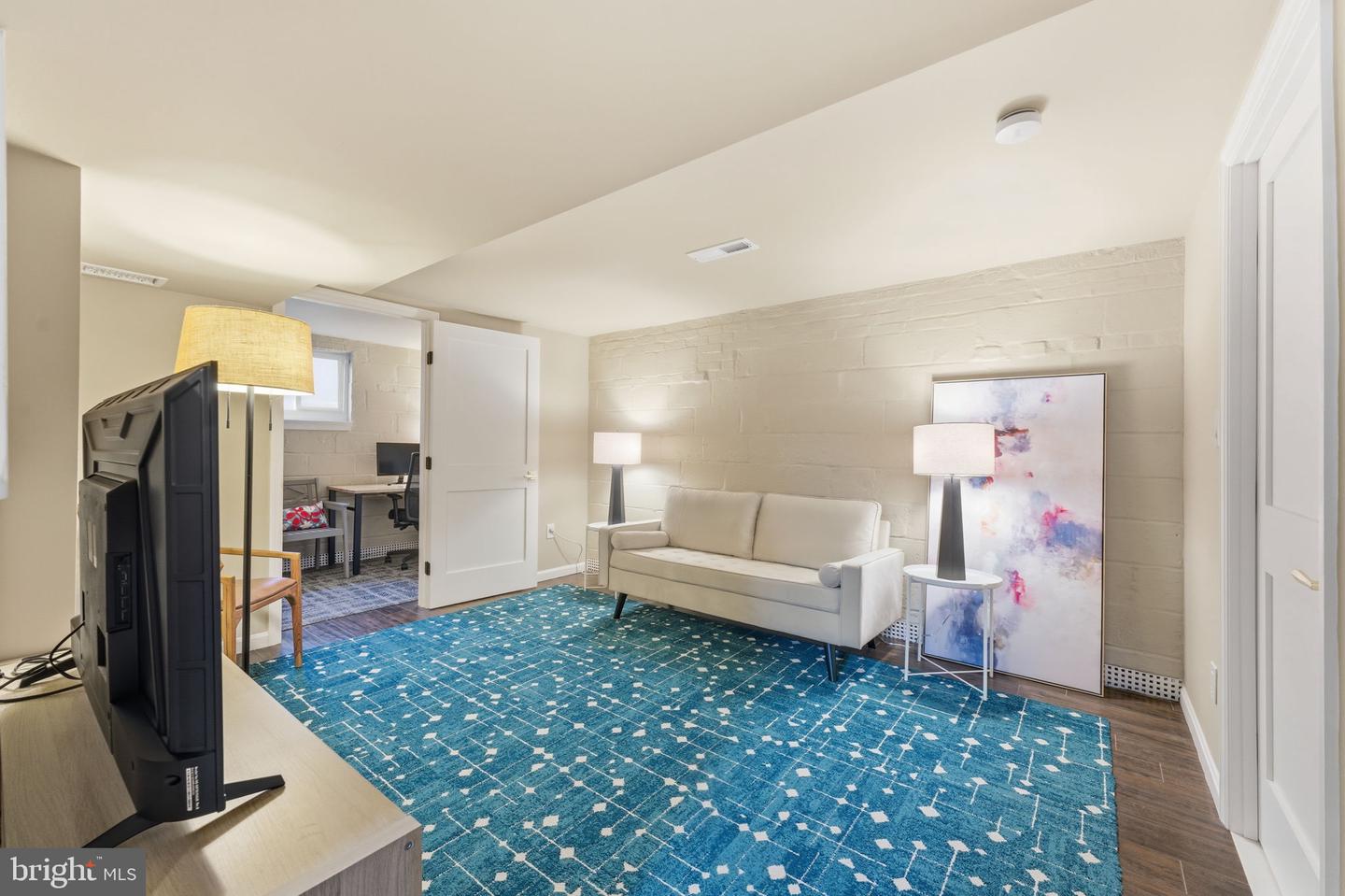 Kensington, Maryland, 20895, United States, 3 Bedrooms Bedrooms, ,2 BathroomsBathrooms,Residential,For Sale,1999038