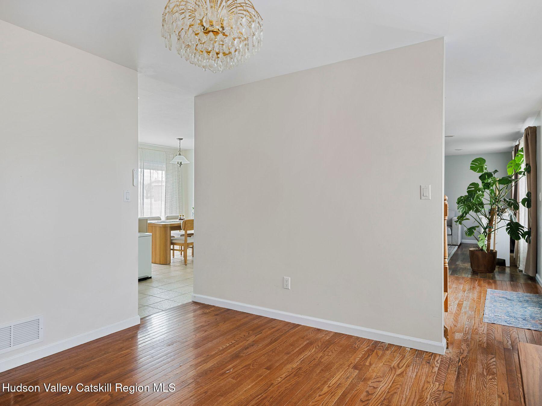 Saugerties, New York, 12477, United States, 4 Bedrooms Bedrooms, ,3 BathroomsBathrooms,Residential,For Sale,1994333