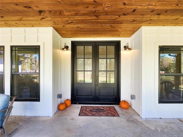 Tahlequah, Oklahoma, 74464, United States, 4 Bedrooms Bedrooms, ,4 BathroomsBathrooms,Residential,For Sale,1984008