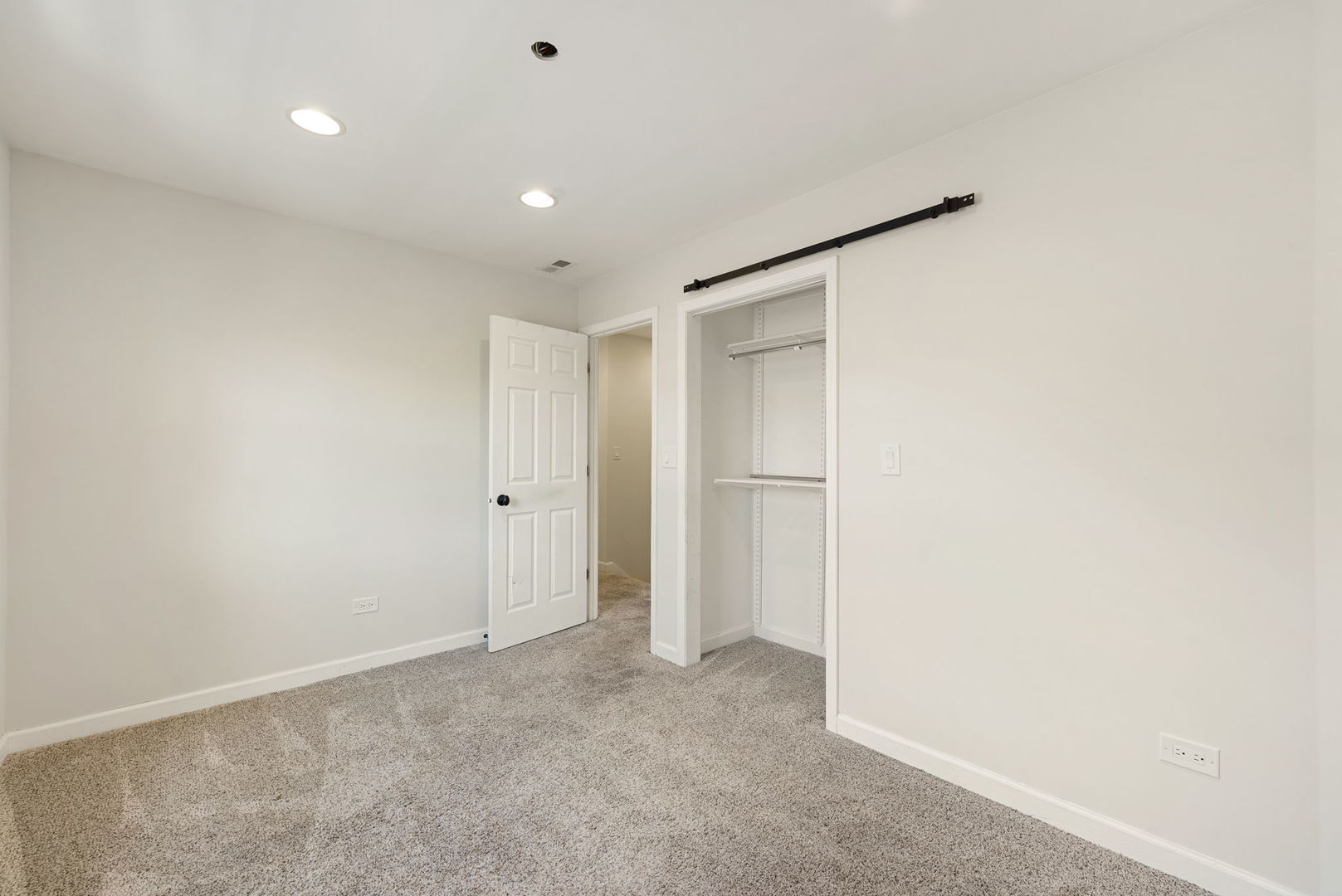 Chicago, Illinois, 60641, United States, 4 Bedrooms Bedrooms, ,3 BathroomsBathrooms,Residential,For Sale,1940244