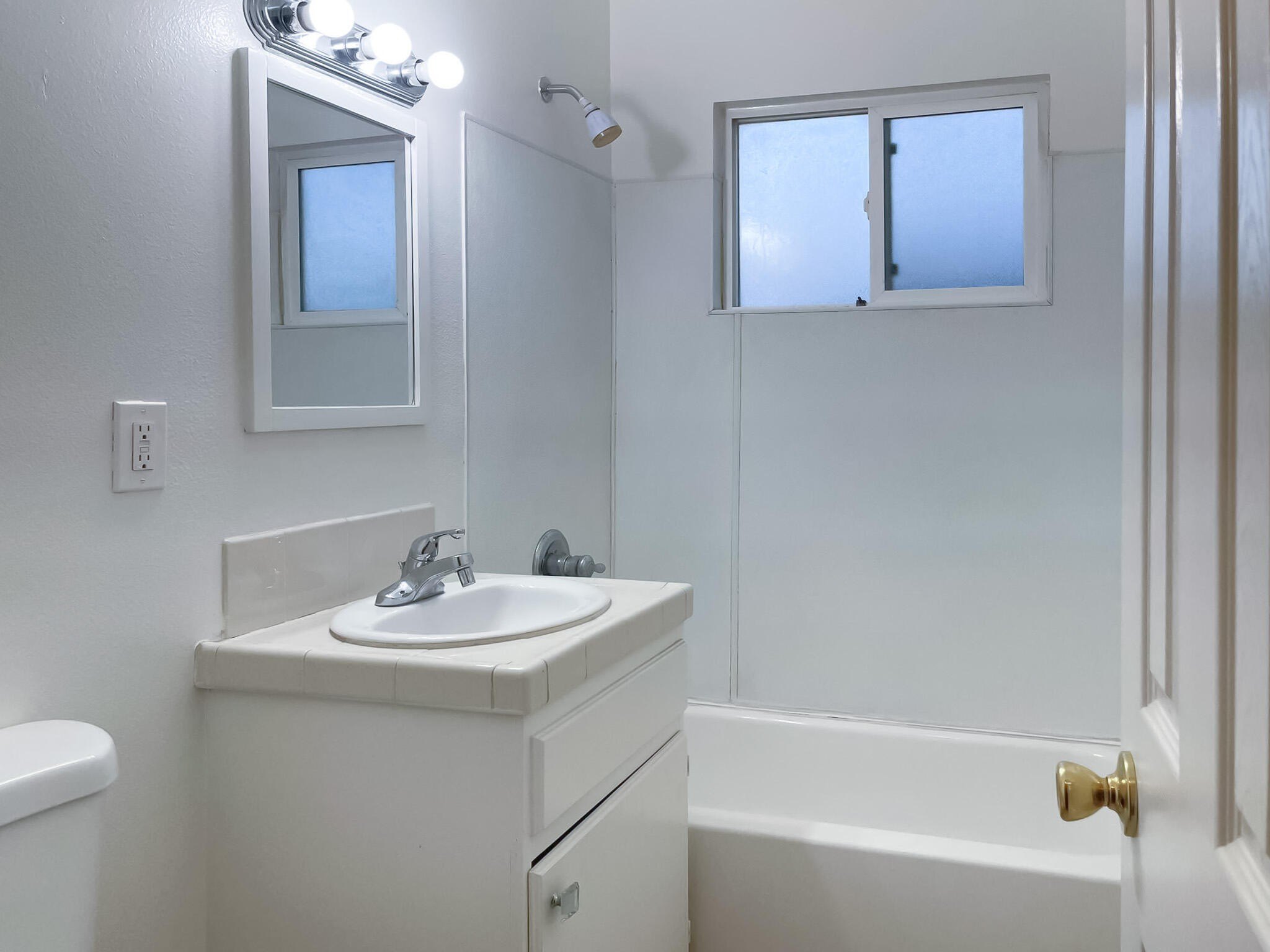 Lancaster, California, 93534, United States, 7 Bedrooms Bedrooms, ,3 BathroomsBathrooms,Residential,For Sale,1975391