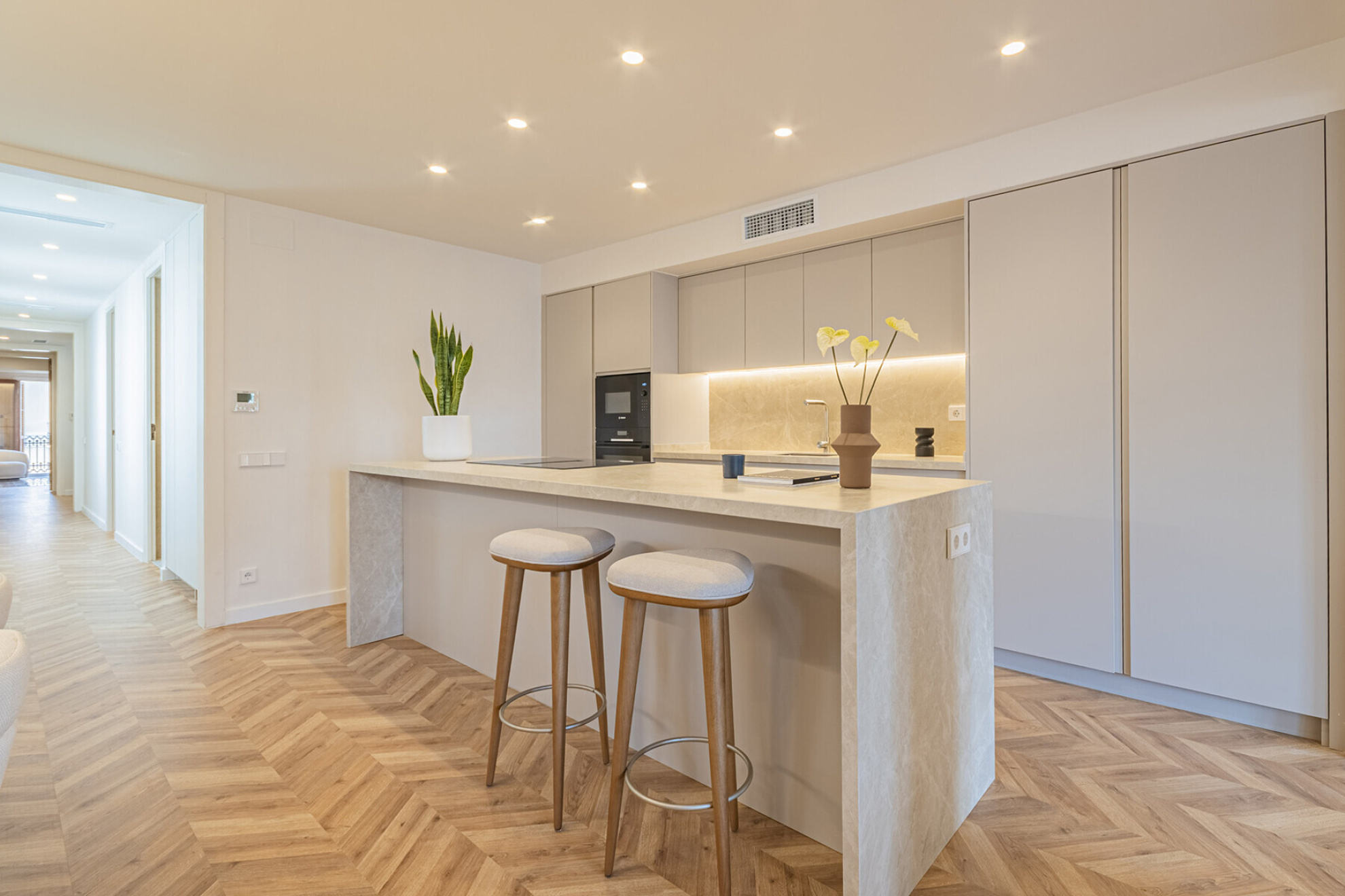  Exclusive brand new property in Girona pedestrian street in Quadrat d