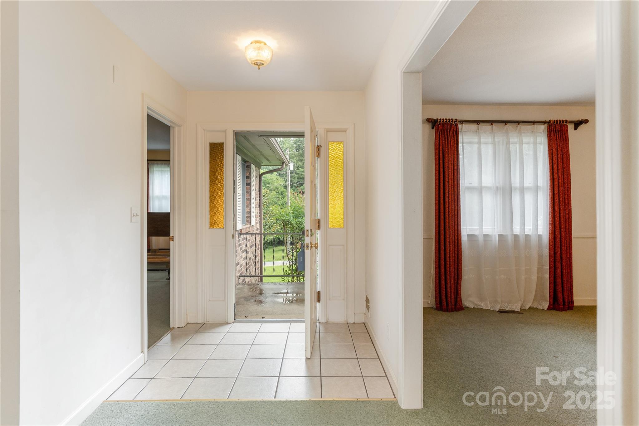 Hendersonville, North Carolina, 28791, United States, 3 Bedrooms Bedrooms, ,2 BathroomsBathrooms,Residential,For Sale,1910646