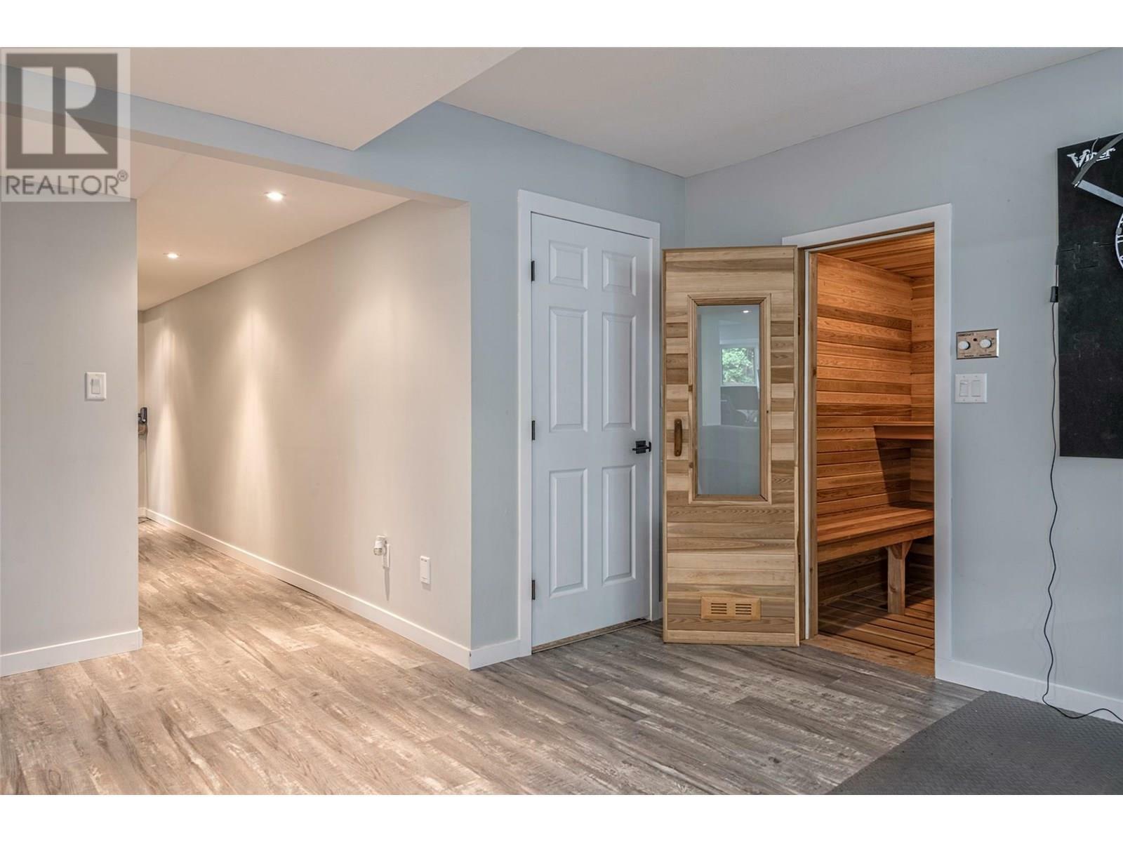 SPALLUMCHEEN, British Columbia, V4Y 0S6, CA, 3 Bedrooms Bedrooms, ,3 BathroomsBathrooms,Residential,For Sale,1874999