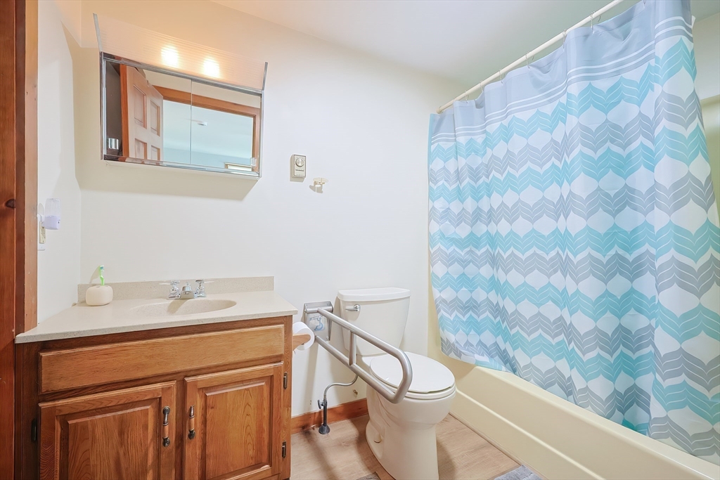 Ayer, Massachusetts, 01432, United States, 4 Bedrooms Bedrooms, ,3 BathroomsBathrooms,Residential,For Sale,1896806