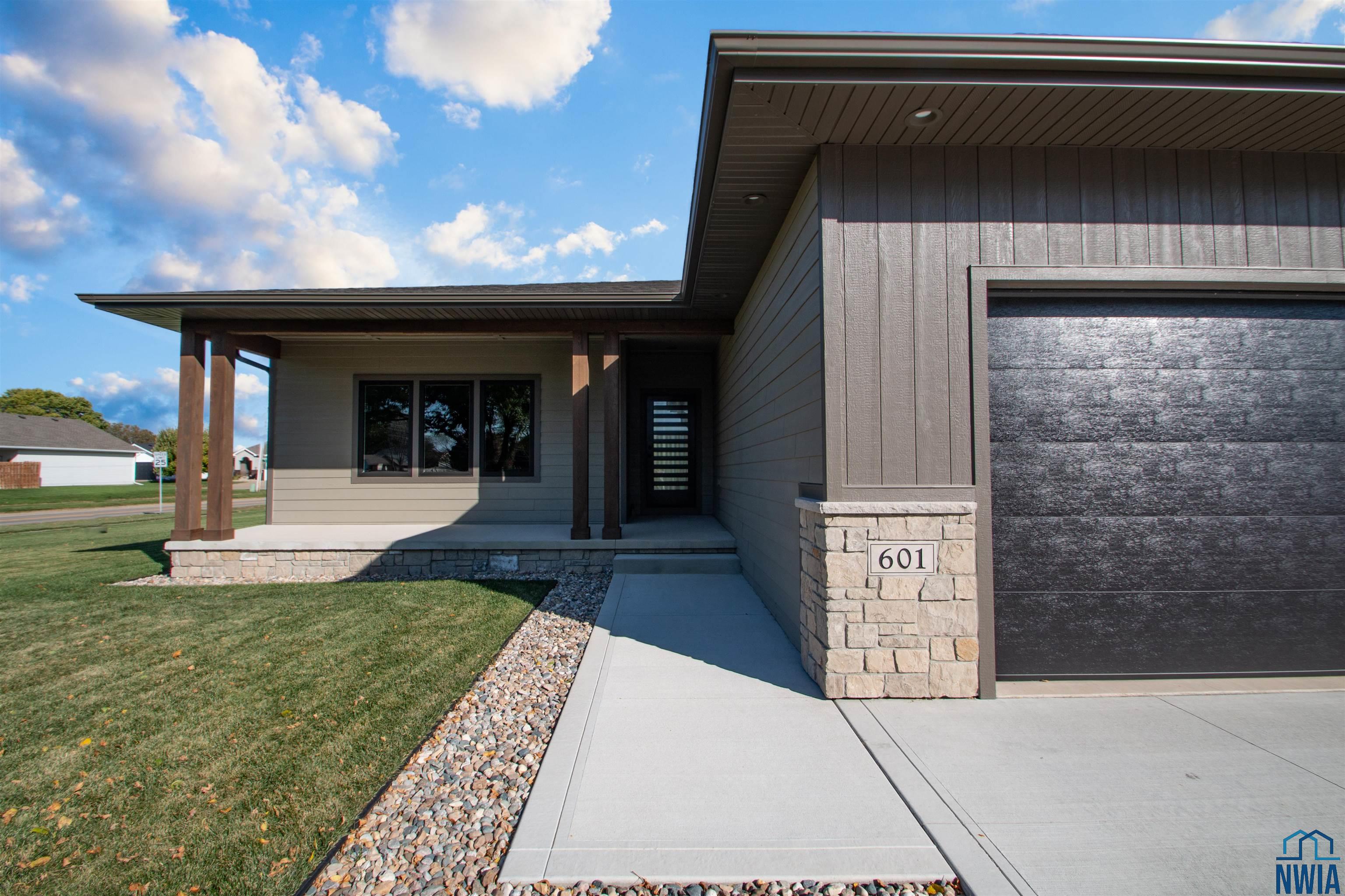 Sergeant Bluff, Iowa, 51054, United States, 3 Bedrooms Bedrooms, ,2 BathroomsBathrooms,Residential,For Sale,1974181