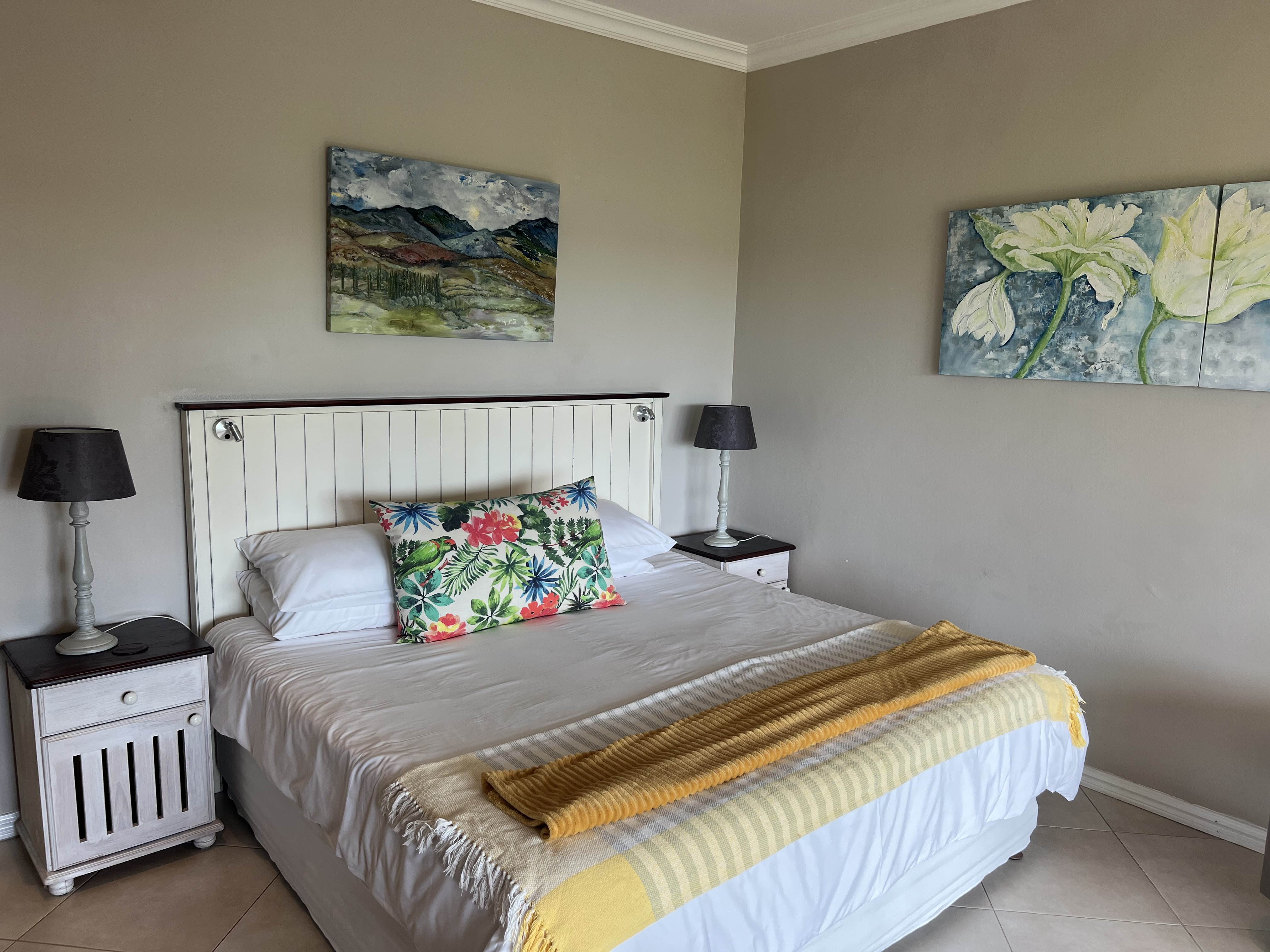  Meticulously maintained home with thoughtfully curated living spaces - 物件實景