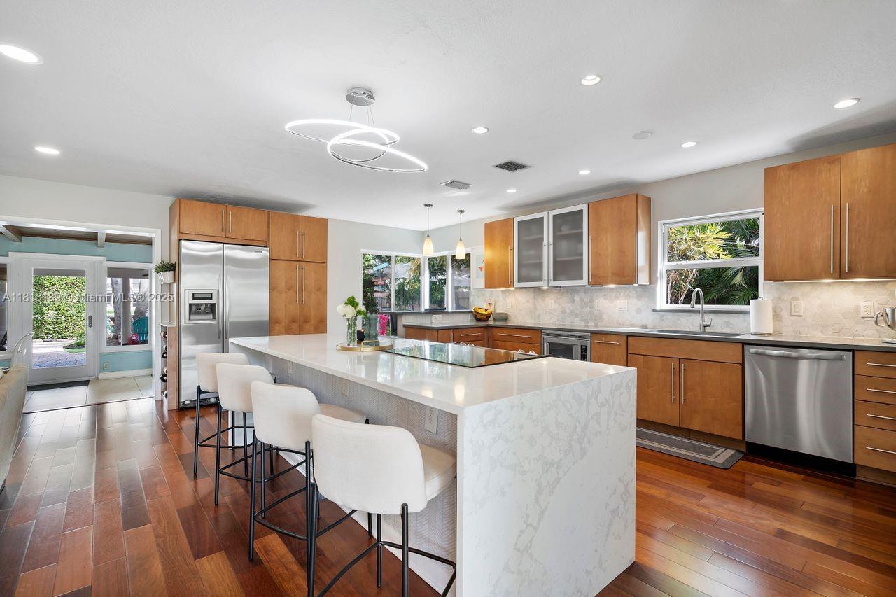 Wilton Manors, Florida, 33334, United States, 2 Bedrooms Bedrooms, ,2 BathroomsBathrooms,Residential,For Sale,1846984