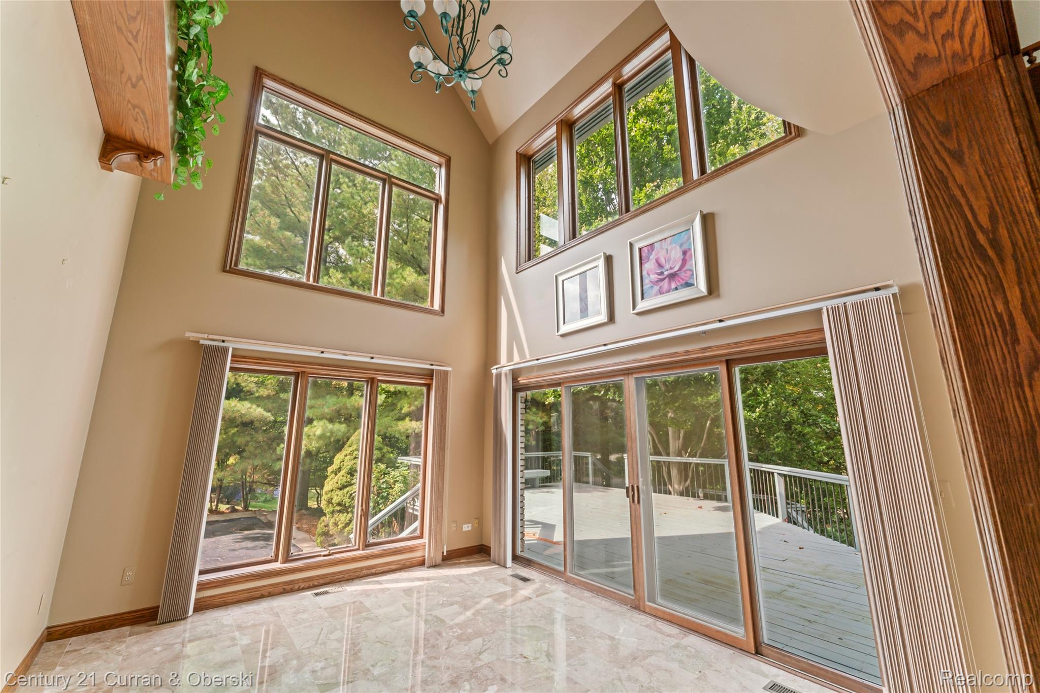 Farmington, Michigan, 48331, United States, 5 Bedrooms Bedrooms, ,6 BathroomsBathrooms,Residential,For Sale,1975363