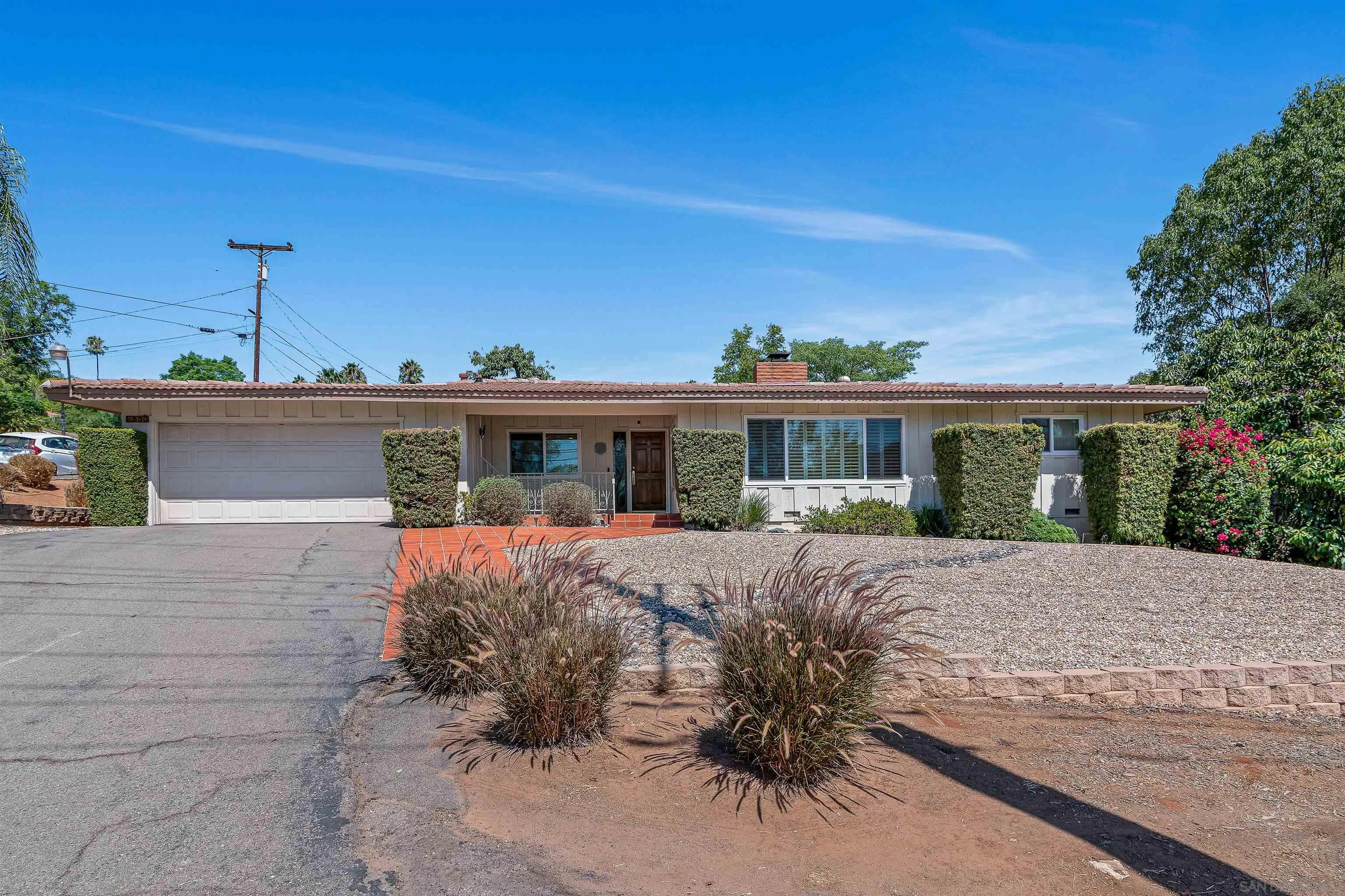 Escondido, California, 92025, United States, 3 Bedrooms Bedrooms, ,2 BathroomsBathrooms,Residential,For Sale,1940921