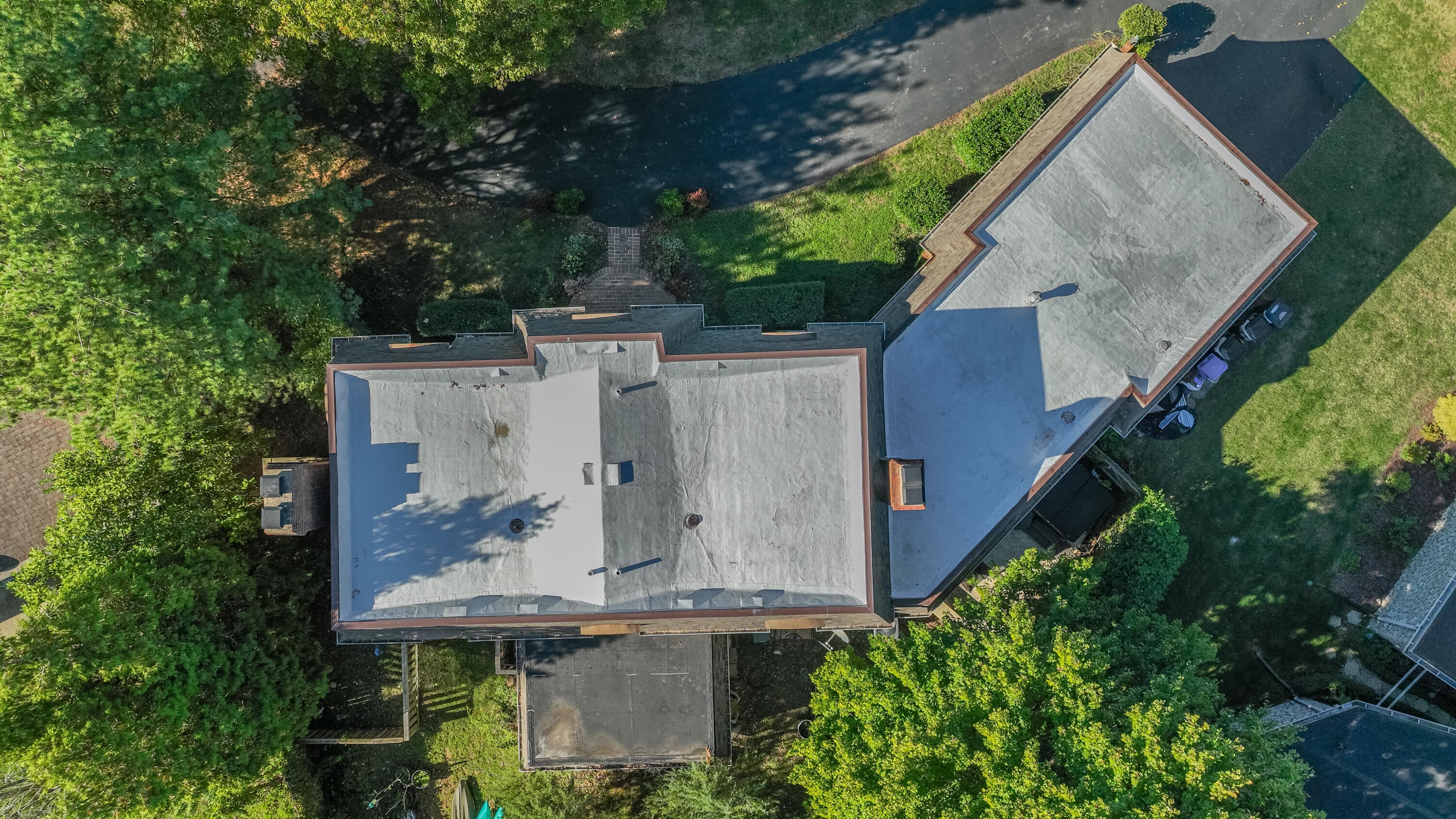 Lexington, Kentucky, 40502, United States, 4 Bedrooms Bedrooms, ,4 BathroomsBathrooms,Residential,For Sale,1976316