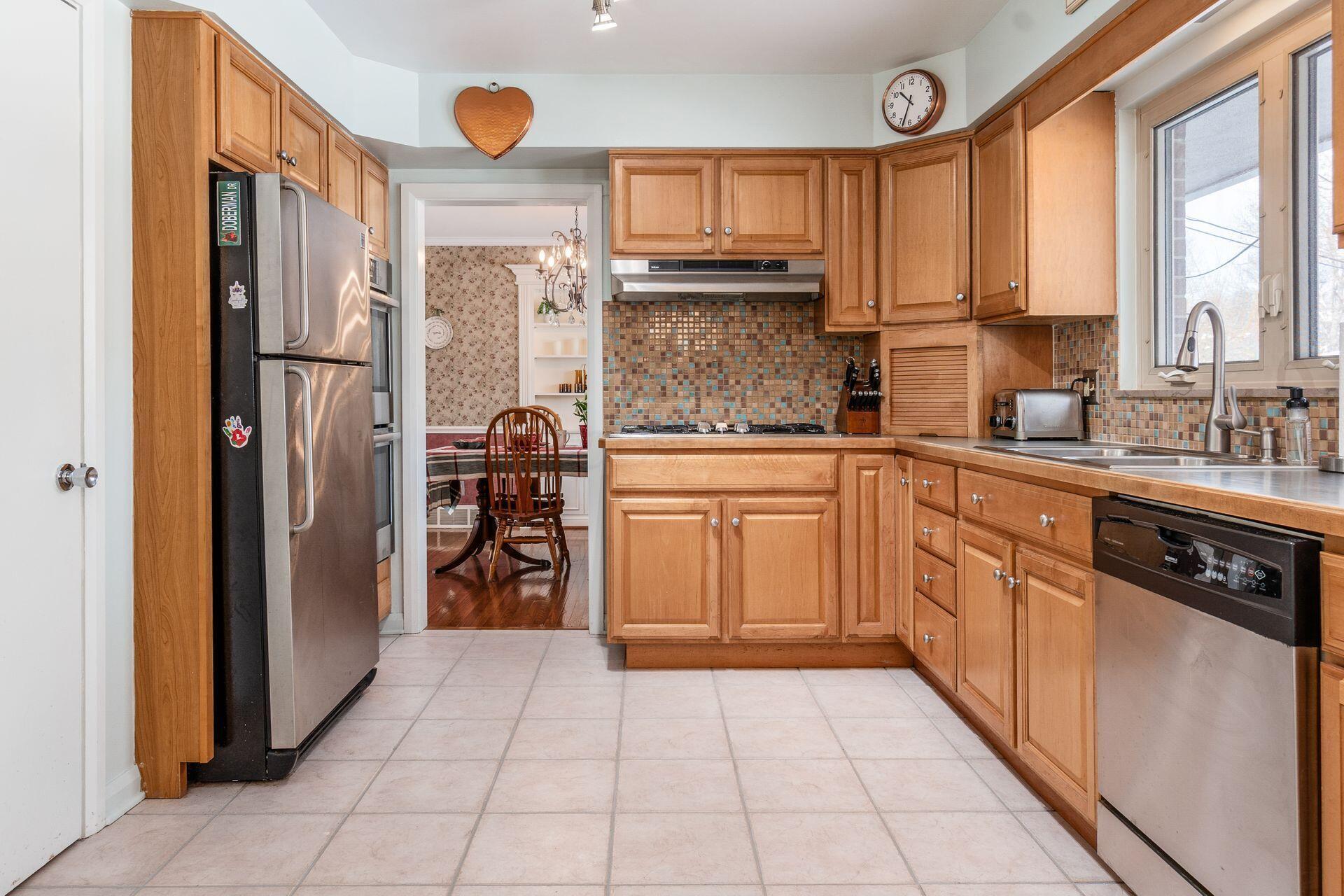 Columbus, Ohio, 43220, United States, 2 Bedrooms Bedrooms, ,3 BathroomsBathrooms,Residential,For Sale,2003078