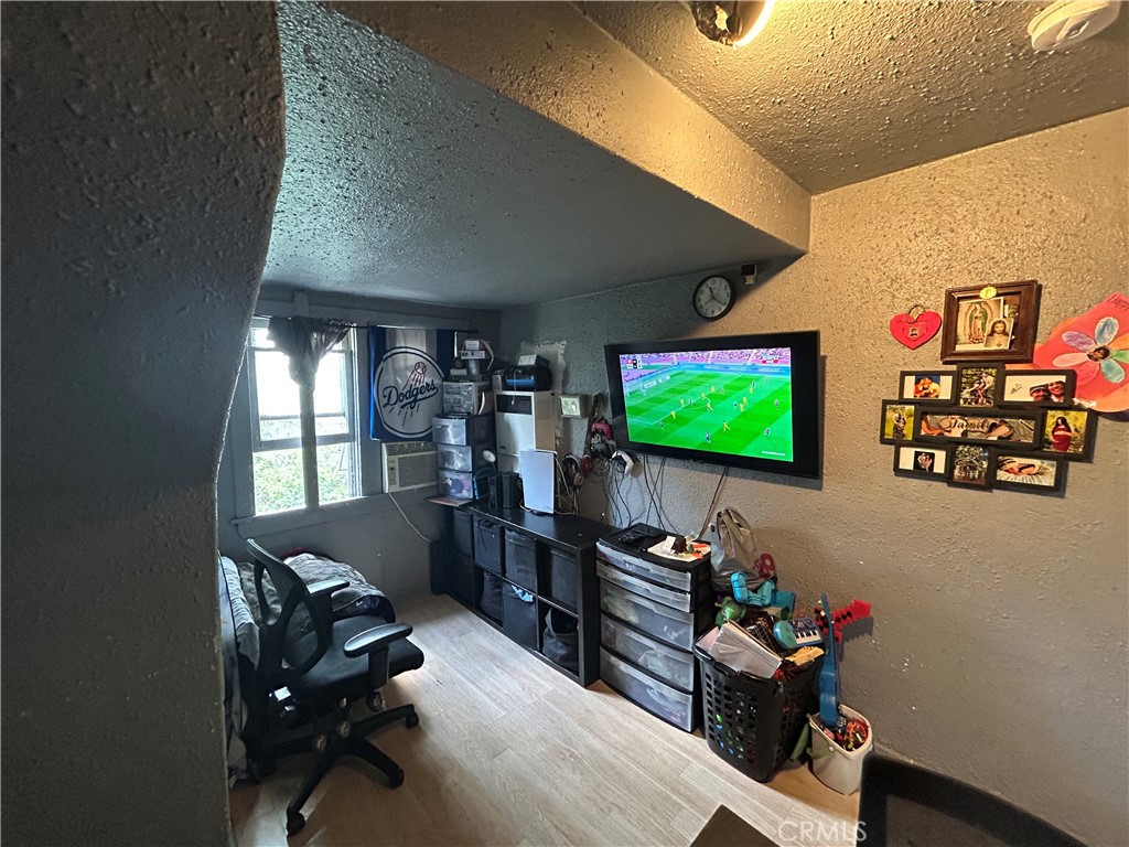 Los Angeles, California, 90011, United States, ,Residential,For Sale,1931941
