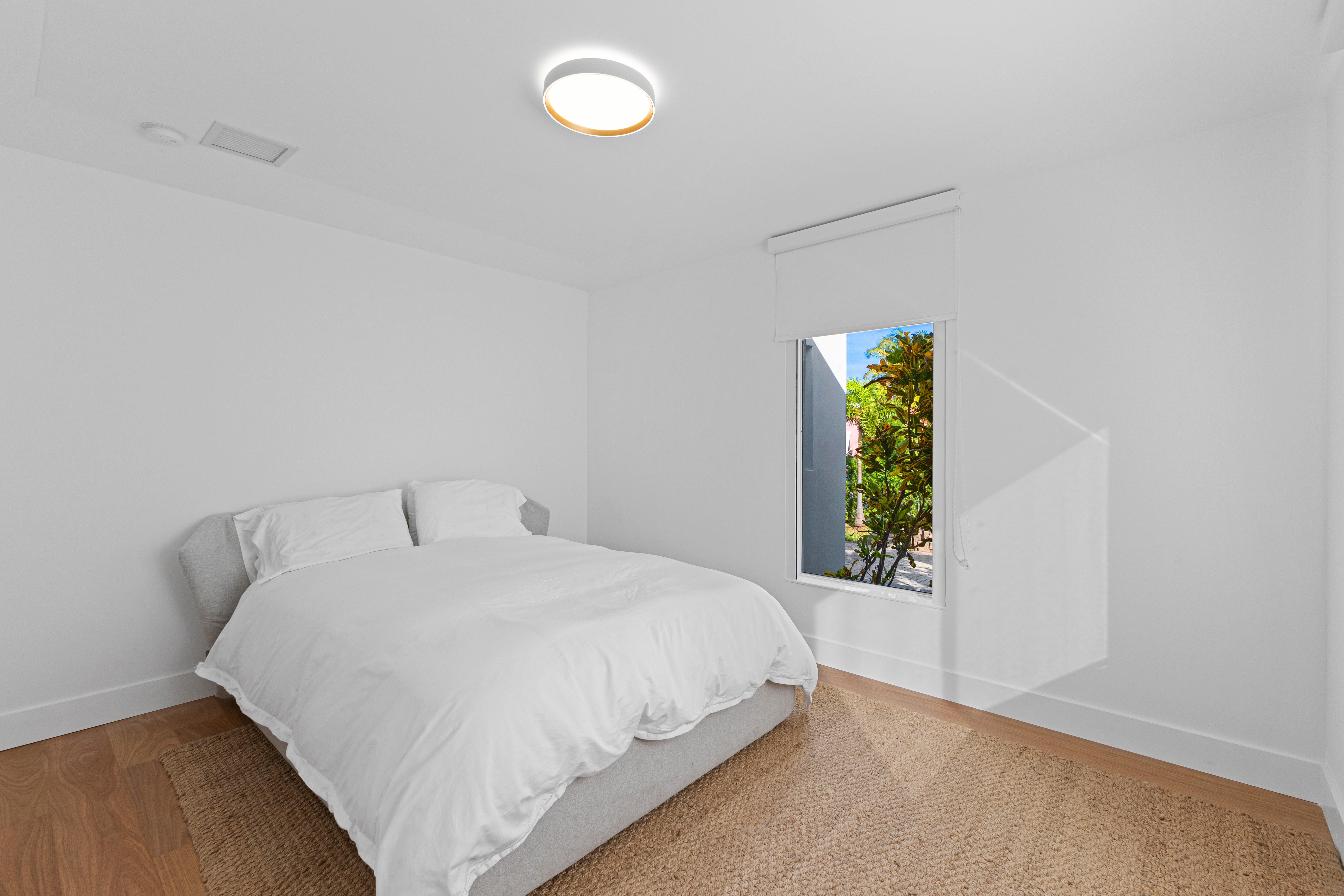  8926 Emerson Ave, Surfside, FL, 33154 - 物件實景