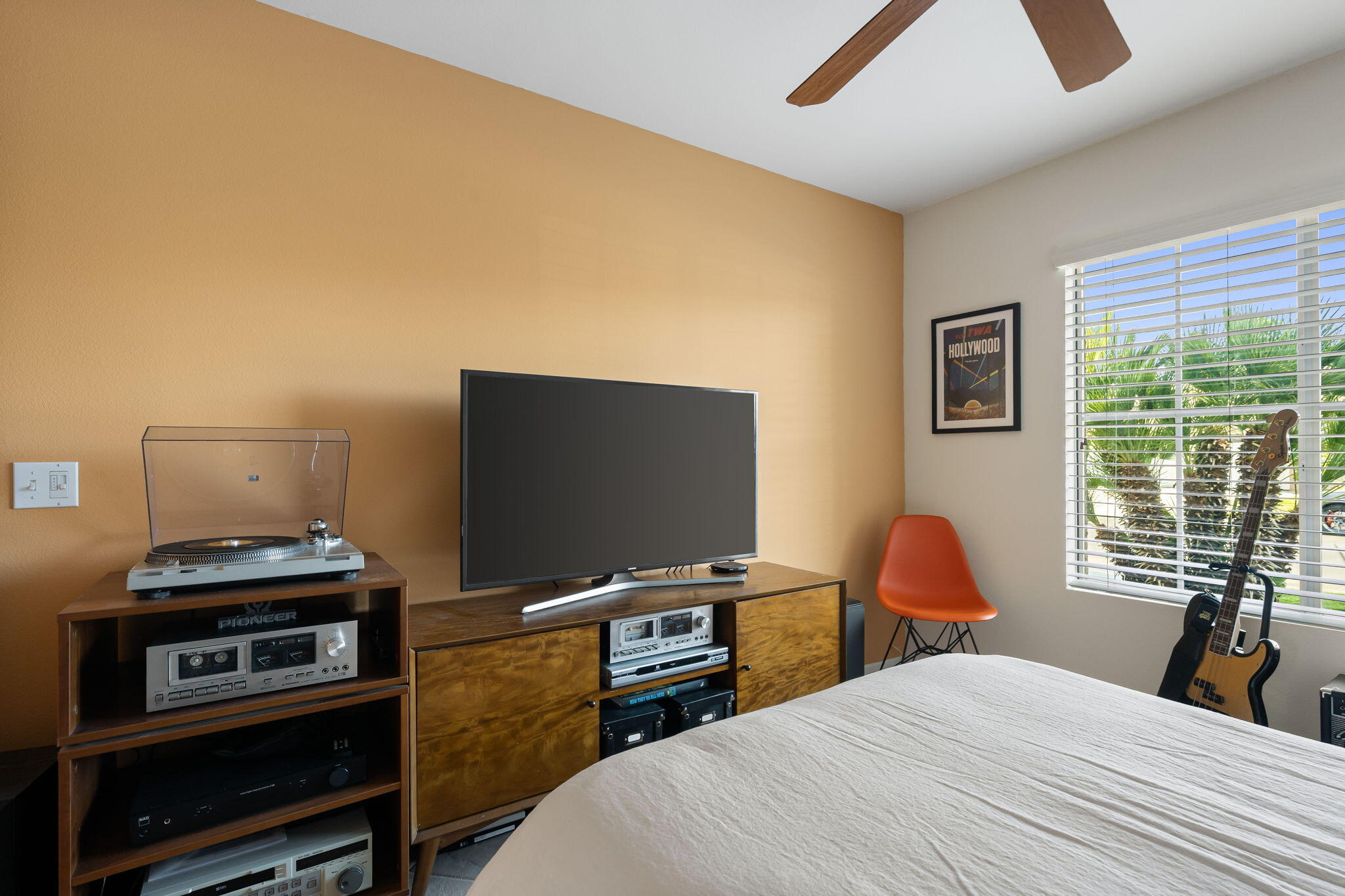 Indio, California, 92201, United States, 3 Bedrooms Bedrooms, ,2 BathroomsBathrooms,Residential,For Sale,1910889