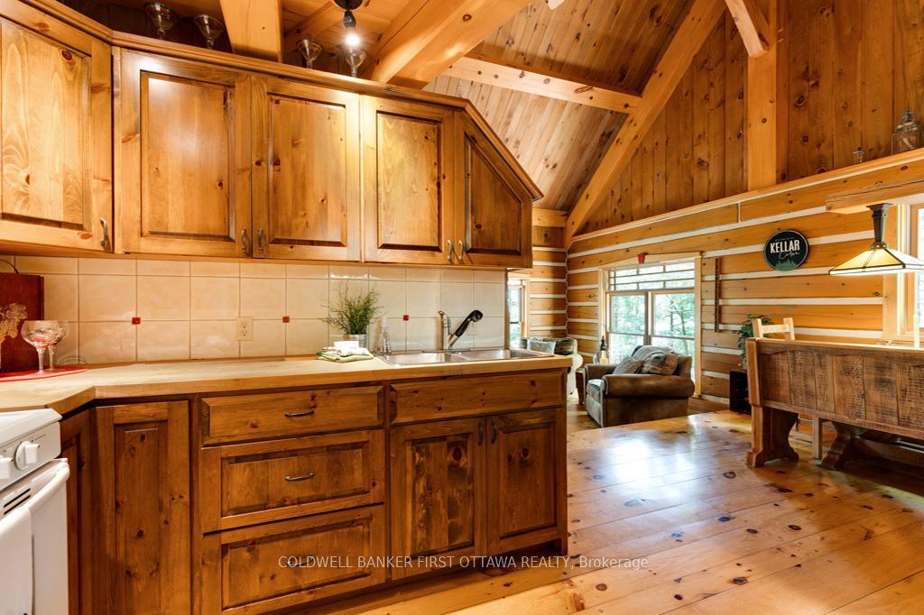 FRONTENAC, Ontario, K0H 2J0, CA, 3 Bedrooms Bedrooms, ,Residential,For Sale,1903665