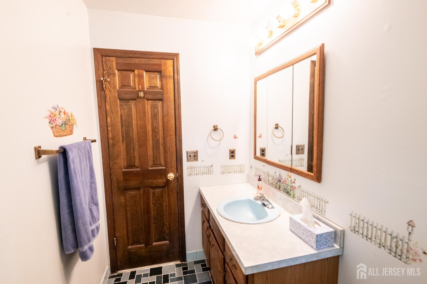 Monroe, New Jersey, 08831, United States, 6 Bedrooms Bedrooms, ,4 BathroomsBathrooms,Residential,For Sale,1916788