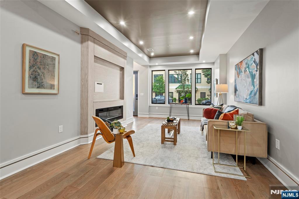 Jersey City, New Jersey, 07307, United States, 3 Bedrooms Bedrooms, ,2 BathroomsBathrooms,Residential,For Sale,1947058
