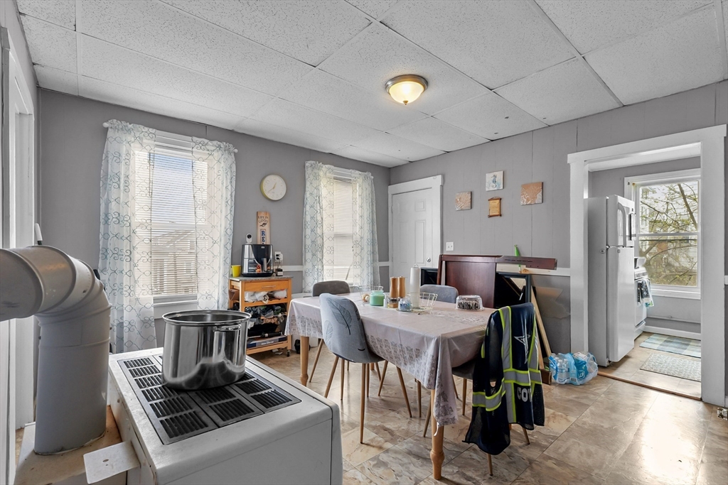 Fall River, Massachusetts, 02721, United States, 9 Bedrooms Bedrooms, ,3 BathroomsBathrooms,Residential,For Sale,1887933